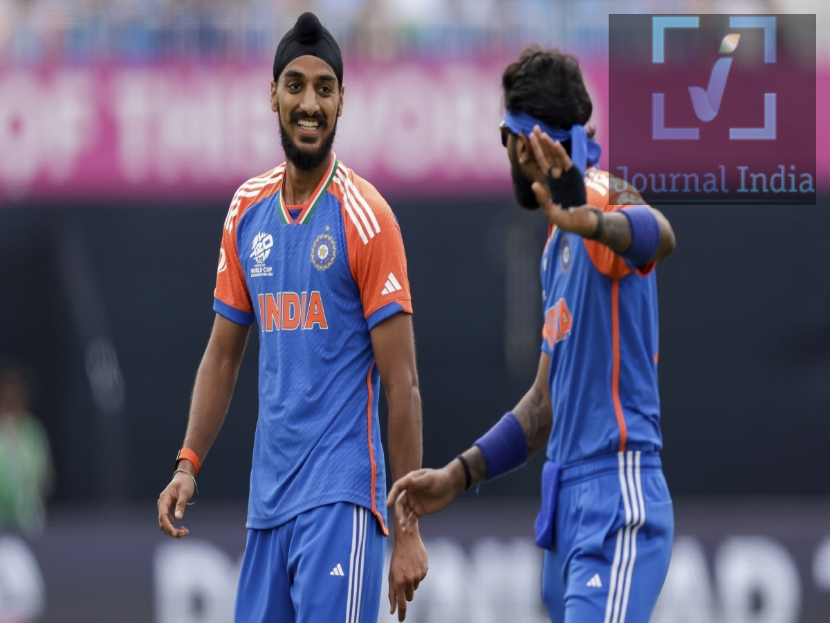 Sports News- अर्शदीप सिंह ने बनाया वर्ल्ड रिकॉर्ड, एक कैलेंडर ईयर में सर्वाधिक विकेट लेने वाले भारतीय गेंदबाज बने दोस्तो भारतीय क्रिकेट पुरुष टीम इस समय न्यूजीलैंड के खिलाफ 5 मैचों की टी-20 सीरीज खेल रही हैं, जिसमें भारत ने 2-0 की बढ़त बना ली हैं, इस मैच में दो विकेट लेकर, अर्शदीप ने भुवनेश्वर कुमार का रिकॉर्ड तोड़ दिया और एक कैलेंडर वर्ष में T20 इंटरनेशनल में भारत के लिए सबसे ज़्यादा विकेट लेने वाले गेंदबाज़ बन गए। आइए जानते हैं पूरी डिटेल्स अर्शदीप सिंह के रिकॉर्ड की मुख्य बातें अर्शदीप सिंह ने 2026 में T20 इंटरनेशनल मैचों में 38 विकेट लिए हैं, जो एक कैलेंडर वर्ष में इस फॉर्मेट में किसी भारतीय द्वारा लिए गए सबसे ज़्यादा विकेट का नया रिकॉर्ड है। अपने चार ओवर के स्पेल में, उन्होंने 33 रन दिए और टिम सीफर्ट तथा ग्लेन फिलिप्स को आउट किया। इस उपलब्धि से पहले, यह रिकॉर्ड भुवनेश्वर कुमार के नाम था, जिन्होंने 2022 में T20 इंटरनेशनल मैचों में 37 विकेट लिए थे। अर्शदीप ने 2024 में भी 36 विकेट लिए थे। अंतर्राष्ट्रीय स्तर पर, अर्शदीप ने अब एक कैलेंडर वर्ष में 38 T20I विकेट लेने के श्रीलंकाई स्पिनर वानिंदु हसरंगा के रिकॉर्ड की बराबरी कर ली है। आयरलैंड के जोश लिटिल 2022 में 39 विकेट लेकर इस सूची में सबसे ऊपर हैं। ग्लेन फिलिप्स और बेवन जैकब्स ने न्यूज़ीलैंड की पारी को संभाला ग्लेन फिलिप्स और बेवन जैकब्स के शानदार प्रदर्शन की बदौलत न्यूज़ीलैंड 180/5 के स्कोर तक पहुँचने में कामयाब रहा। - ग्लेन फिलिप्स: 43 गेंदों में 70 रन बनाए, जिसमें चार चौके और चार छक्के शामिल थे। - बेवन जैकब्स: 46 गेंदों में 58 रन बनाए, जिसमें पांच चौके और एक छक्का शामिल था। - फिन एलन: 16 रन जोड़े। - माइकल ब्रेसवेल: 10 रन बनाए। फिलिप्स और जैकब्स ने चौथे विकेट के लिए 76 गेंदों में 116 रनों की महत्वपूर्ण साझेदारी की, जिससे न्यूज़ीलैंड को संभलने और एक चुनौतीपूर्ण स्कोर तक पहुँचने में मदद मिली। 