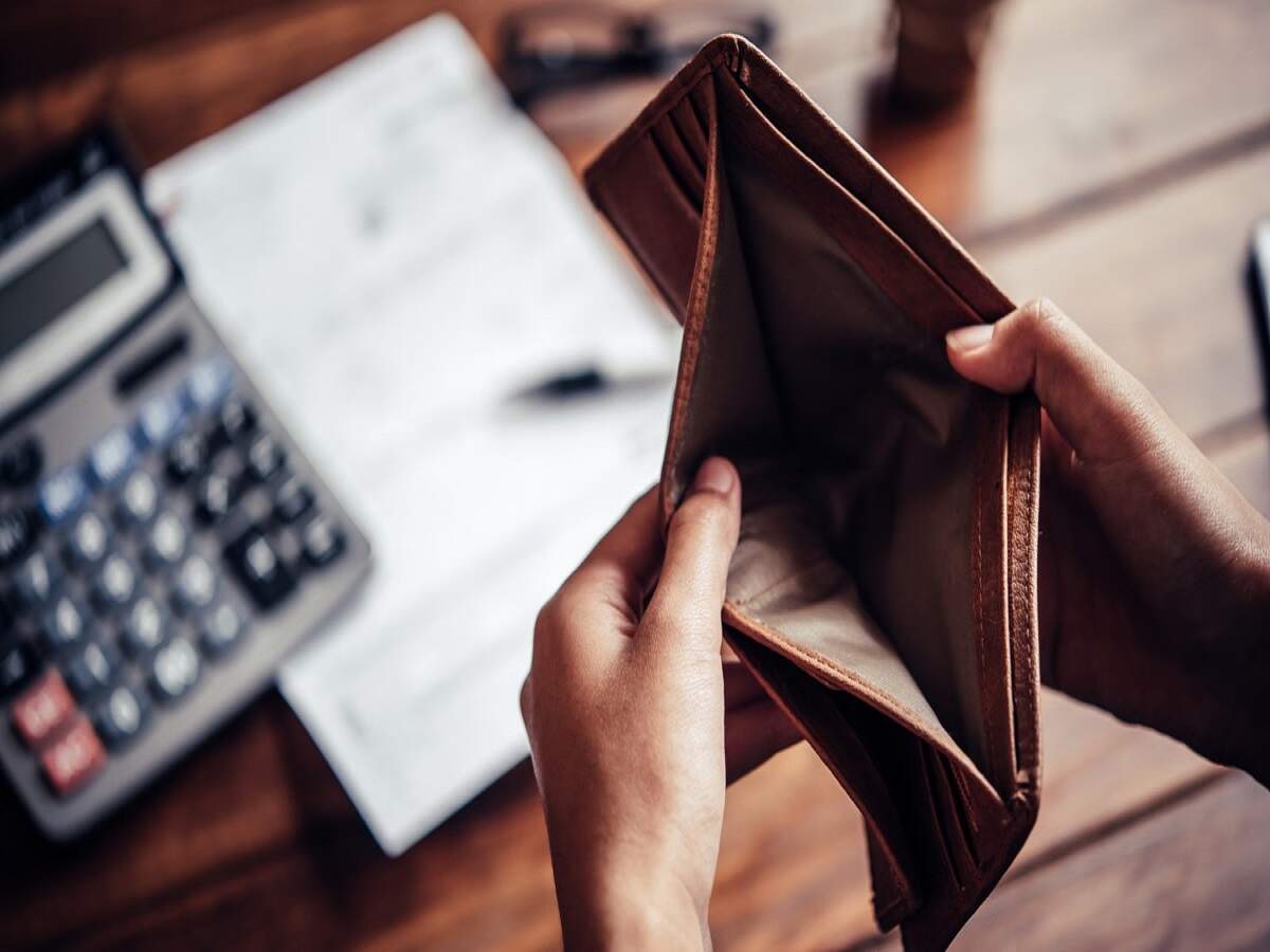 Vastu Tips – Does money not stay with you? Then try these remedies.