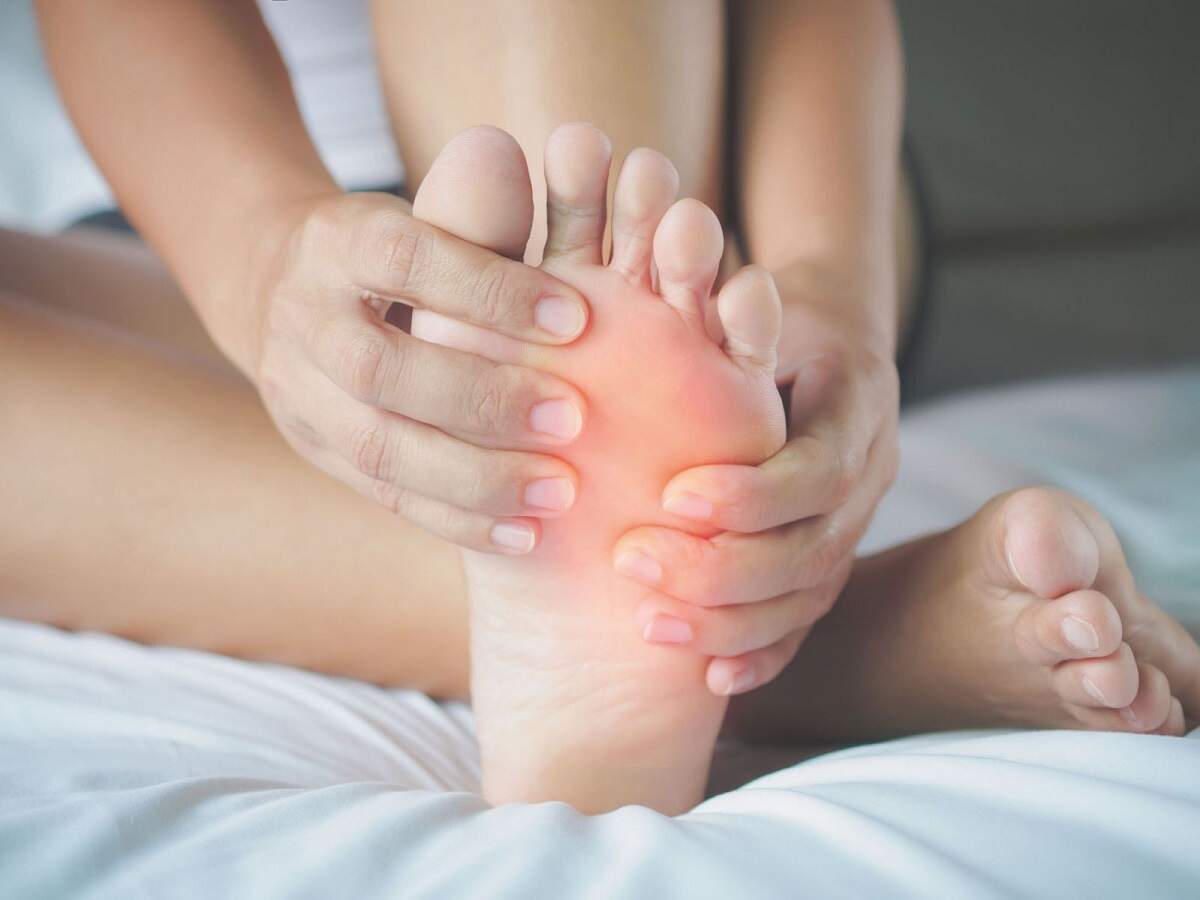 Health Tips: Do your feet swell frequently? It could indicate a risk of these conditions.