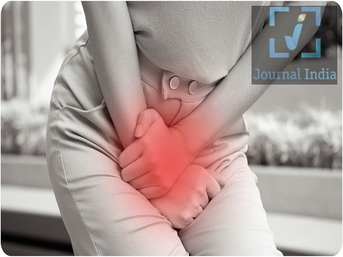 Health Tips- क्या पेशाब करते वक्त जलन होती है और बुखार और कमर दर्द के साथ दिखें ये लक्षण तो नजरअंदाज ना करें, जानिए इनका कारण दोस्तो पानी की कमी से कभी कभी हमें पेशाब करते समय जलन होना एक आम बात हैं, खासकर तब जब लोग व्रत के दौरान कम पानी पीते हैं या उनकी दिनचर्या बहुत व्यस्त होती है। गाढ़ा पेशाब होने से परेशानी हो सकती है, लेकिन लगातार जलन होना, बार-बार पेशाब आना या पेट के निचले हिस्से में दर्द होना यूरिनरी ट्रैक्ट इन्फेक्शन (UTI) का संकेत हो सकता है। आइए जानते हैं पूरी डिटेल्स यूरिनरी ट्रैक्ट इन्फेक्शन (UTI) के सामान्य लक्षण UTI यूरिनरी सिस्टम के अलग-अलग हिस्सों को प्रभावित कर सकता है, जिसमें ब्लैडर (मूत्राशय) और किडनी शामिल हैं। इसके सामान्य लक्षणों में शामिल हैं: जलन होना: पेशाब करते समय दर्द या चुभन महसूस होना। बार-बार पेशाब आना: बार-बार पेशाब जाने की इच्छा होना। थोड़ी मात्रा में पेशाब आना: बार-बार टॉयलेट जाने के बावजूद बहुत कम पेशाब आना। पेट के निचले हिस्से में परेशानी: ब्लैडर के आसपास दर्द या दबाव महसूस होना। पेशाब में बदलाव: पेशाब का धुंधला दिखना या उसमें से अजीब, तेज़ गंध आना। हालांकि, केवल पेशाब के रंग या गंध में बदलाव का मतलब हमेशा इन्फेक्शन ही नहीं होता। सही कारण का पता लगाने के लिए डॉक्टर कुछ टेस्ट कराने की सलाह दे सकते हैं।  चेतावनी के संकेत जिन्हें कभी नज़रअंदाज़ नहीं करना चाहिए कुछ लक्षण यह संकेत दे सकते हैं कि इन्फेक्शन किडनी तक फैल गया है और इसके लिए तुरंत मेडिकल मदद की ज़रूरत है। इनमें शामिल हैं: बुखार आना या ठंड लगना। कमर के निचले हिस्से या शरीर के किनारे (side) में दर्द होना। जी मिचलाना या उल्टी आना। पेशाब में खून आना। पेशाब में जलन के साथ-साथ तबीयत का और ज़्यादा खराब होना। गर्भवती महिलाओं, पुरुषों, डायबिटीज़ के मरीज़ों और किडनी की बीमारी वाले लोगों को UTI के लक्षण दिखने पर तुरंत डॉक्टर से जांच करानी चाहिए। व्रत के दौरान सावधानियां व्रतों के दौरान, खान-पान और तरल पदार्थों के सेवन में बदलाव से डिहाइड्रेशन का खतरा बढ़ सकता है। अपनी यूरिनरी हेल्थ को सुरक्षित रखने के लिए इन सावधानियों का पालन करें: जब तरल पदार्थ लेने की अनुमति हो, तो नियमित रूप से पानी पिएं। पेशाब को लंबे समय तक रोककर न रखें। अपनी पर्सनल हाइजीन (साफ-सफाई) का पूरा ध्यान रखें। लगातार होने वाली जलन या दर्द को नज़रअंदाज़ न करें और न ही पूरी तरह से घरेलू नुस्खों पर निर्भर रहें। जिन लोगों को दिल या किडनी की बीमारी के कारण तरल पदार्थों का सेवन सीमित रखने की सलाह दी गई है, उन्हें अपने डॉक्टर के निर्देशों का पालन करना चाहिए।