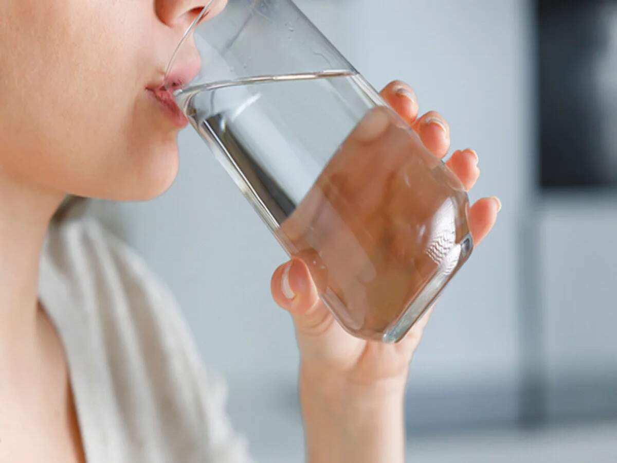 Health Tips: Can everyone drink water on an empty stomach in the morning? Find out who shouldn't.