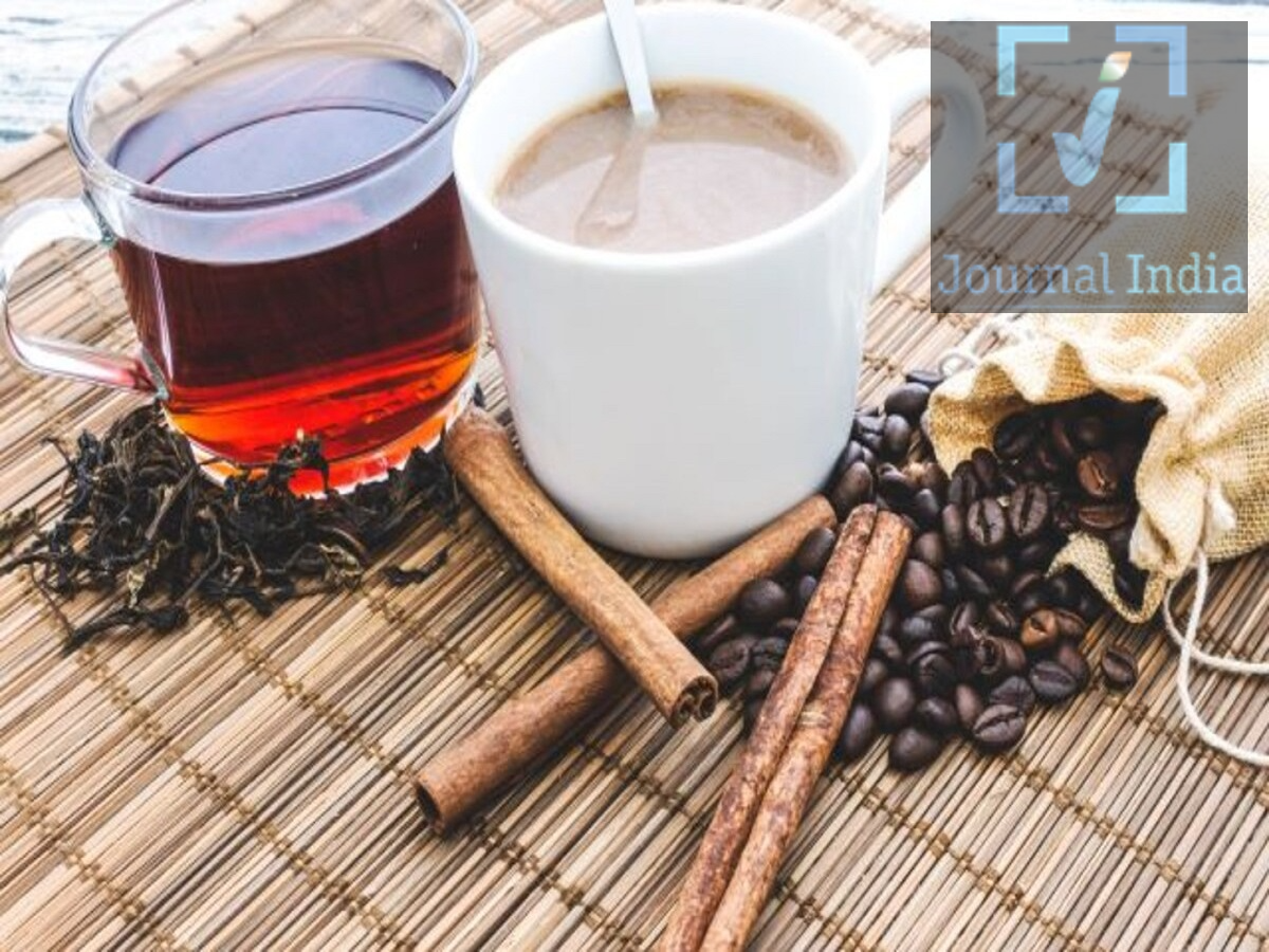 Health Tips- खाली पेट चाय पीना सेहत के लिए कितना सही हैं, आइए जानें दोस्तो भारतीयों कि सुबह बिना चाय के नहीं होती हैं, लेकिन खाली पेट चाय पीना कुछ लोगों के लिए परेशानी का कारण बन सकता है। चाय में मौजूद कैफीन पेट में एसिड के उत्पादन को बढ़ा सकता है, जिससे एसिडिटी और पेट से जुड़ी अन्य दिक्कतें हो सकती हैं, इसलिए हमें यह समझना जरूरी हैं कि हमें खाली पेट कितनी चाय पीनी चाहिए-  खाली पेट चाय पीने से हो सकती हैं ये परेशानियां एसिडिटी की समस्या: खाली पेट चाय पीने से कुछ लोगों में पेट में एसिड बढ़ सकता है। सीने में जलन: ज्यादा एसिड बनने पर पेट या सीने में जलन महसूस हो सकती है। पेट में असहजता: चाय पीने के बाद कुछ लोगों को पेट में भारीपन या असहजता महसूस हो सकती है। मतली की समस्या: संवेदनशील पेट वाले लोगों को खाली पेट चाय पीने के बाद जी मिचलाने की शिकायत हो सकती है। कैफीन का असर: चाय में मौजूद कैफीन पेट में एसिड बनने की प्रक्रिया को प्रभावित कर सकता है। सुबह चाय पीने से पहले क्या करें? अगर आपको खाली पेट चाय पीने से परेशानी होती है, तो पहले कुछ हल्का खा लेना बेहतर हो सकता है। सुबह उठकर सबसे पहले एक गिलास पानी पीने की आदत भी रख सकते हैं। चाय में बहुत ज्यादा चीनी डालने से बचें और दिनभर जरूरत से ज्यादा चाय का सेवन न करें। हर व्यक्ति का शरीर अलग होता है जरूरी नहीं कि खाली पेट चाय पीने से हर व्यक्ति को परेशानी हो। अगर आपको चाय पीने के बाद बार-बार एसिडिटी, पेट दर्द, जलन या मतली जैसी समस्या होती है, तो खाली पेट चाय पीने से बचें और अपने शरीर की प्रतिक्रिया के अनुसार चाय का सेवन करें।