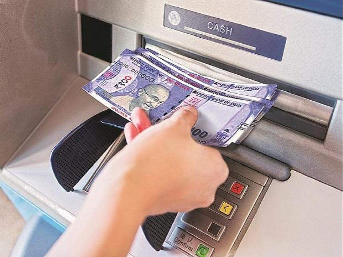 ATM CASH Withdrawal- क्या आपको पता हैं 1 दिन में आप ATM से कितने पैसे निकाल सकते हैं, हर ग्राहक को पता होनी चाहिए