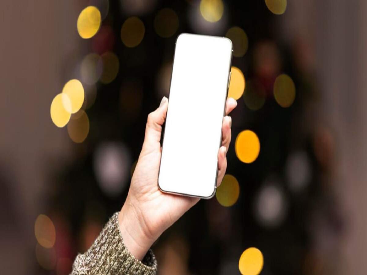 Photo Recovery – Have you accidentally deleted photos from your phone? Follow these tips to get them back.