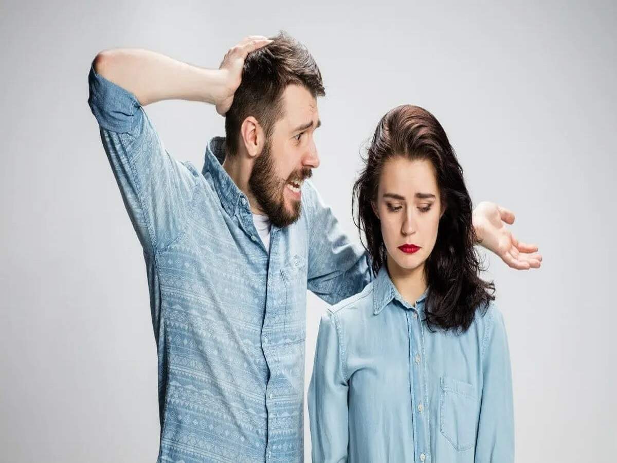 Relationship Tips: Don't ignore these behaviors if you notice them in your partner during the dating phase.