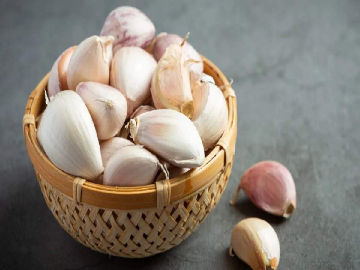 Health Tips – Consuming two cloves of garlic daily offers these health benefits; here is how to consume them.