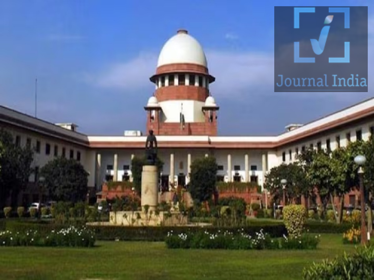 Supreme Court Recruitment 2026: ग्रेजुएट्स के लिए निकली सुप्रीम कोर्ट में भर्ती, ऐसे करें आवेदन उन युवाओं के लिए खुशखबरी हैं जो सरकारी नौकरी की तैयारी कर रहे हैं, क्योंकि सुप्रीम कोर्ट ने 'कोर्ट मास्टर' के पद पर कुल 20 रिक्तियां भरी जाएंगी। चयनित उम्मीदवारों को 'पे मैट्रिक्स लेवल-11' के तहत ₹67,700 से लेकर ₹2,08,700 प्रति माह तक का आकर्षक वेतन और लागू भत्ते मिलेंगे। ऑनलाइन आवेदन प्रक्रिया 25 अक्टूबर 2026 से शुरू होकर 15 नवंबर 2026 तक चलेगी। सुप्रीम कोर्ट भर्ती 2026 की मुख्य बातें संस्था: भारत का सर्वोच्च न्यायालय (सुप्रीम कोर्ट ऑफ इंडिया) पद का नाम: कोर्ट मास्टर कुल रिक्तियां: 20 वेतन: ₹67,700 &ndash; ₹2,08,700 प्रति माह आवेदन शुरू होने की तारीख: 25 अक्टूबर 2026 आवेदन करने की अंतिम तिथि: 15 नवंबर 2026 आवेदन का तरीका: ऑनलाइन आधिकारिक वेबसाइट: sci.gov.in योग्यता मानदंड इन पदों के लिए आवेदन करने हेतु उम्मीदवारों को निर्धारित शैक्षिक, तकनीकी और अनुभव संबंधी आवश्यकताओं को पूरा करना होगा। शैक्षिक योग्यता: किसी मान्यता प्राप्त विश्वविद्यालय से स्नातक (ग्रेजुएशन)। अंग्रेजी शॉर्टहैंड: कम से कम 120 शब्द प्रति मिनट की गति। कंप्यूटर टाइपिंग: कम से कम 40 शब्द प्रति मिनट की गति। कार्य अनुभव: किसी सरकारी विभाग में स्टेनोग्राफर के रूप में या किसी सार्वजनिक क्षेत्र के उपक्रम (PSU) में निजी सचिव (प्राइवेट सेक्रेटरी) के रूप में कम से कम पांच वर्ष का अनुभव।  आयु सीमा: 30 से 45 वर्ष। आयु में छूट (यदि लागू हो) आधिकारिक भर्ती नियमों के अनुसार दी जाएगी। उम्मीदवारों को सभी पात्रता शर्तों की पुष्टि करने के लिए आधिकारिक अधिसूचना (नोटिफिकेशन) को ध्यानपूर्वक देख लेना चाहिए। वेतन विवर 'कोर्ट मास्टर' का पद 'पे मैट्रिक्स लेवल-11' के अंतर्गत आता है, जिसमें मूल वेतन ₹67,700 से ₹2,08,700 प्रति माह तक होता है। कर्मचारियों को सरकारी नियमों के अनुसार लागू भत्ते और अन्य लाभ भी मिल सकते हैं। वास्तविक वेतन भत्तों, कटौतियों और सेवा शर्तों पर निर्भर करेगा।  चयन प्रक्रिया चयन प्रक्रिया में लिखित परीक्षा, अंग्रेजी शॉर्टहैंड टेस्ट, कंप्यूटर टाइपिंग टेस्ट और साक्षात्कार (इंटरव्यू) शामिल हो सकते हैं। जानकारी के अनुसार, लिखित परीक्षा 100 अंकों की होगी और इसमें नेगेटिव मार्किंग का कोई उल्लेख नहीं है। उम्मीदवारों को आधिकारिक अधिसूचना (नोटिफिकेशन) में परीक्षा के अंतिम पैटर्न और योग्यता मानदंडों की जांच कर लेनी चाहिए। ऑनलाइन आवेदन कैसे करें sci.gov.in पर जाएं और 'रिक्रूटमेंट' (भर्ती) सेक्शन खोलें। 'कोर्ट मास्टर' अधिसूचना को पढ़ें, ऑनलाइन आवेदन फॉर्म भरें, आवश्यक दस्तावेज अपलोड करें और यदि लागू हो, तो आवेदन शुल्क का भुगतान करें। 15 नवंबर, 2026 से पहले फॉर्म जमा करें और भविष्य के संदर्भ के लिए इसकी एक प्रति (कॉपी) सुरक्षित रख लें।