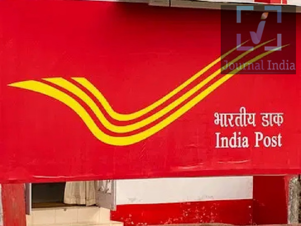 Registry and Speed Post- 'रजिस्ट्री' और 'स्पीड पोस्ट' दोनों में से कौनसी हैं बेहतर, आइए जानें दोस्तो आज के आधुनिक युग में लोग स्मार्टफोन, ईमेल और डिजिटल ऐप की मदद लेकर अपना संदेश भेज देते हैं, लेकिन भारतीय डाक विभाग महत्वपूर्ण दस्तावेजों, कानूनी कागजातों, आधिकारिक पत्रों और पार्सल को पहुंचाने में आज भी एक अहम भूमिका निभाता है। डाकघर की सेवाओं पर लोगों का भरोसा आज भी कायम है। महत्वपूर्ण दस्तावेज या पार्सल भेजते समय, लोग अक्सर दो लोकप्रिय डाक सेवाओं के बीच चुनाव करते हैं: रजिस्टर्ड पोस्ट (रजिस्ट्री) और स्पीड पोस्ट। लेकिन अक्सर मन में सवाल उठता हैं कि दोनों में से कौनसा बेहतर है, आइए जानें-  1. रजिस्टर्ड पोस्ट (रजिस्ट्री) क्या है? रजिस्टर्ड पोस्ट एक पारंपरिक डाक सेवा है, जिसे महत्वपूर्ण पत्रों और दस्तावेजों के लिए अतिरिक्त सुरक्षा और डिलीवरी का प्रमाण (proof of delivery) देने के उद्देश्य से बनाया गया है। इसकी मुख्य विशेषताएं इस प्रकार हैं: - सुरक्षित हैंडलिंग: बुकिंग प्रक्रिया के दौरान डाक विभाग द्वारा वस्तुओं का रिकॉर्ड रखा जाता है। - डिलीवरी की पुष्टि: डिलीवरी का रिकॉर्ड रखा जाता है। - प्राप्तकर्ता के हस्ताक्षर: डिलीवरी के समय आमतौर पर प्राप्तकर्ता से पावती (acknowledgment) या हस्ताक्षर लिए जाते हैं। - महत्वपूर्ण दस्तावेजों के लिए उपयुक्त: इसका उपयोग आमतौर पर कानूनी कागजातों, आधिकारिक पत्रों, प्रमाणपत्रों और अन्य महत्वपूर्ण दस्तावेजों के लिए किया जाता है। - ट्रैकिंग सुविधा: ग्राहक ट्रैकिंग सुविधा का उपयोग करके अपनी रजिस्टर्ड वस्तुओं को ट्रैक कर सकते हैं। रजिस्टर्ड पोस्ट तब विशेष रूप से उपयोगी होती है, जब भेजने और डिलीवरी होने का प्रमाण रखना जरूरी हो। 2. स्पीड पोस्ट क्या है? स्पीड पोस्ट, इंडिया पोस्ट द्वारा दी जाने वाली एक प्रीमियम डाक सेवा है, जिसका उपयोग दस्तावेजों और पार्सल को तेजी से और सुरक्षित रूप से भेजने के लिए किया जाता है। यह उन ग्राहकों के लिए है, जिन्हें तेज डिलीवरी और सुविधाजनक ट्रैकिंग की सुविधा चाहिए।  इसकी मुख्य विशेषताएं इस प्रकार हैं: - तेज डिलीवरी: स्पीड पोस्ट के जरिए वस्तुएं आमतौर पर सामान्य डाक सेवाओं की तुलना में जल्दी पहुंचती हैं। - ऑनलाइन ट्रैकिंग: ग्राहक इंडिया पोस्ट की वेबसाइट के माध्यम से डिलीवरी की स्थिति (status) देख सकते हैं। - डिलीवरी अपडेट: ट्रैकिंग जानकारी ग्राहकों को उनके शिपमेंट पर नजर रखने में मदद करती है। - डिलीवरी का प्रमाण: कुछ सेवाओं के लिए डिलीवरी की पुष्टि (proof of delivery) उपलब्ध होती है। - व्यापक नेटवर्क: स्पीड पोस्ट के जरिए देश भर में कई जगहों पर डिलीवरी की जा सकती है। स्पीड पोस्ट उन जरूरी दस्तावेजों, व्यावसायिक पत्रों और पार्सल के लिए एक उपयुक्त विकल्प है, जिन्हें जल्दी अपनी मंजिल तक पहुंचना होता है।  3. रजिस्टर्ड पोस्ट और स्पीड पोस्ट के बीच मुख्य अंतर इन दोनों सेवाओं में मुख्य अंतर इनकी डिलीवरी की गति, उद्देश्य और सुविधाओं का है। - उद्देश्य: रजिस्टर्ड पोस्ट का मुख्य फोकस सुरक्षित हैंडलिंग और डिलीवरी के सबूत (प्रूफ) को बनाए रखने पर होता है, जबकि स्पीड पोस्ट का फोकस ट्रैकिंग के साथ तेजी से डिलीवरी करने पर होता है। - डिलीवरी का समय: स्पीड पोस्ट आमतौर पर जल्दी डिलीवरी देता है, जबकि रजिस्टर्ड पोस्ट में अधिक समय लग सकता है। - ट्रैकिंग: दोनों सेवाओं में ट्रैकिंग की सुविधा मिलती है। - सुरक्षा: दोनों में डाक की सुरक्षित हैंडलिंग और डिलीवरी का रिकॉर्ड रखा जाता है। - डिलीवरी का सबूत: चुनी गई सेवा के आधार पर, दोनों में डिलीवरी की पुष्टि (कन्फर्मेशन) मिल सकती है। - सबसे अच्छा उपयोग: रजिस्टर्ड पोस्ट महत्वपूर्ण पत्राचार (correspondence) के लिए उपयुक्त है, जबकि स्पीड पोस्ट जरूरी दस्तावेजों और पार्सल के लिए सबसे अच्छा है। 4. आपकी जरूरत के हिसाब से कौन सी सेवा बेहतर है? रजिस्टर्ड पोस्ट और स्पीड पोस्ट में से किसे चुनें, यह इस बात पर निर्भर करता है कि आपका सामान कितना महत्वपूर्ण है और उसे कितनी जल्दी पहुँचाना है। रजिस्टर्ड पोस्ट चुनें, यदि: - आप महत्वपूर्ण आधिकारिक दस्तावेज भेज रहे हैं। - आपको भेजने और डिलीवरी का रिकॉर्ड चाहिए। - आप कानूनी दस्तावेज या महत्वपूर्ण प्रमाण-पत्र भेज रहे हैं। - डिलीवरी की पुष्टि (acknowledgment) मिलना आपके लिए जरूरी है। स्पीड पोस्ट चुनें, यदि: - आपको दस्तावेज बहुत जल्दी भेजने हैं। - आप चाहते हैं कि डिलीवरी तेजी से हो। - आप व्यावसायिक (business) पत्राचार भेज रहे हैं। - आपको अपने पार्सल को ऑनलाइन ट्रैक करना है। 5. अंतिम निष्कर्ष: रजिस्टर्ड पोस्ट या स्पीड पोस्ट? रजिस्टर्ड पोस्ट और स्पीड पोस्ट, दोनों ही इंडिया पोस्ट (India Post) द्वारा दी जाने वाली उपयोगी सेवाएं हैं। हालाँकि, इनके उद्देश्य थोड़े अलग-अलग हैं। अगर आपकी प्राथमिकता सुरक्षित हैंडलिंग और डिलीवरी का सबूत पाना है, तो रजिस्टर्ड पोस्ट एक अच्छा विकल्प हो सकता है। वहीं, अगर आप ट्रैकिंग सुविधा के साथ तेजी से डिलीवरी चाहते हैं, तो स्पीड पोस्ट आमतौर पर बेहतर विकल्प है।