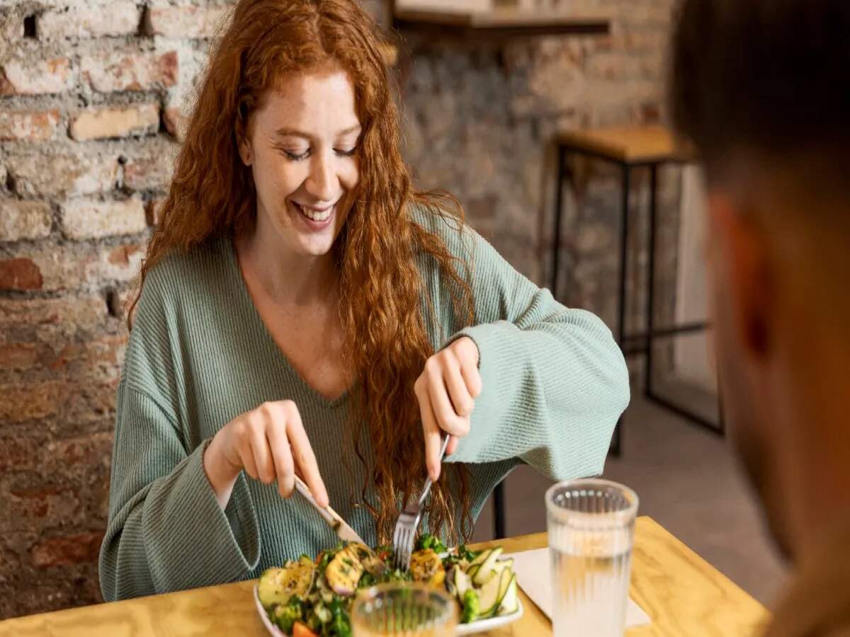 Health Tips: Can excessive fiber intake cause bloating and gas? Let's find out.