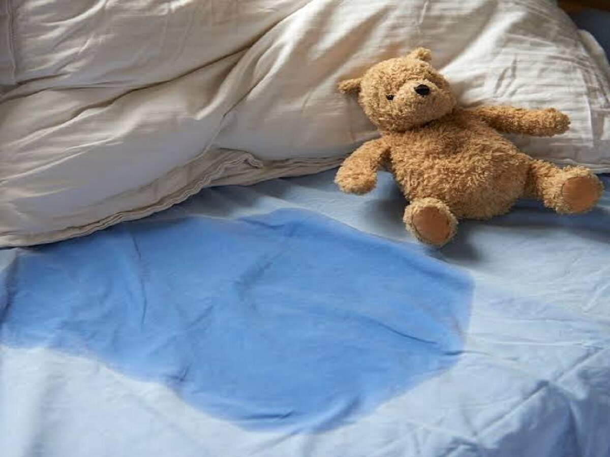 Bedwetting In Children: क्या आपका बच्चा भी रात को बिस्तर गीला करता हैं, ऐसे समझायें उसे