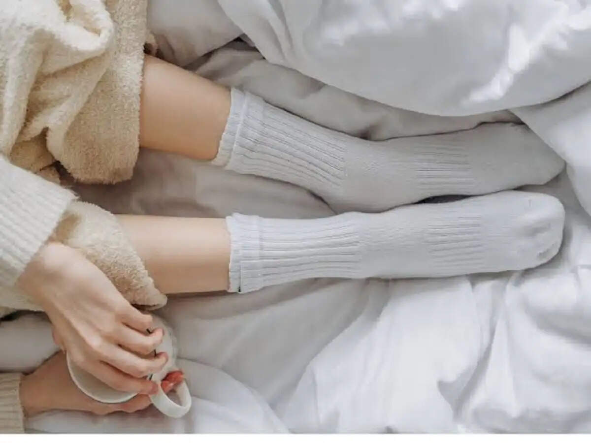 Health Tips – How does sleeping in socks affect your health? Let’s find out the full details.