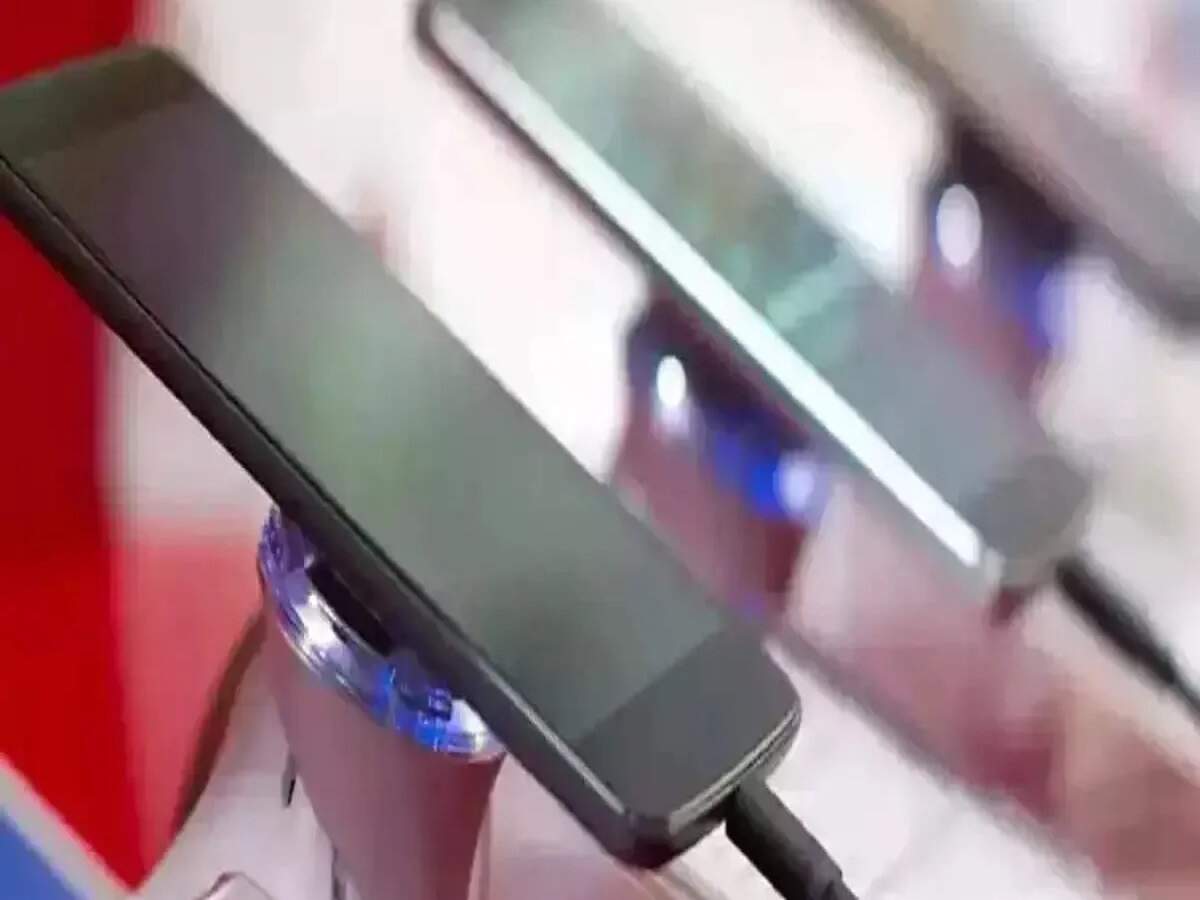 Old Phone Sell- क्या आप अपना पुराना फोन बेच रहे है, तो इन बातों का रखें विशेष ख्याल
