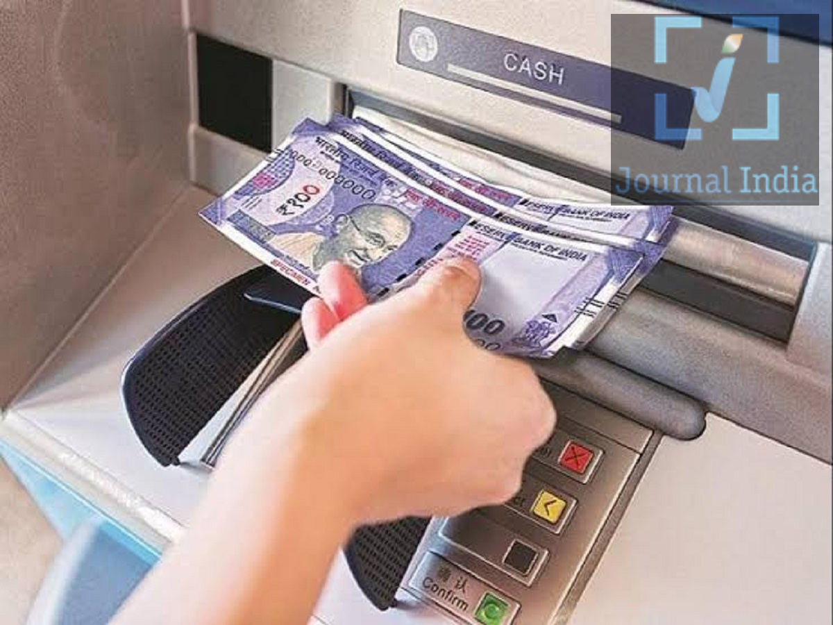 ATM Tips- क्या आप दूसरे बैंक के ATM से पैसे निकाल रहे हैं, जानिए लिजिए कितना लगेगा चार्ज दोस्तो आज के आधुनिक युग में ज्यादातर लेन देन ऑनलाइन करते हैं, लेकिन जब कभी भी कैश की जरूरत होती है, तो हम ATM से पैसे निकालते हैं, जो सुविधाजनक लगता हैं, लेकिन तय मुफ़्त ट्रांज़ैक्शन लिमिट से ज़्यादा दूसरे बैंक के ATM का इस्तेमाल करने पर अतिरिक्त शुल्क लग सकता है। इसलिए, ग्राहकों को मुफ़्त ATM ट्रांज़ैक्शन के नियमों और लिमिट खत्म होने के बाद लगने वाले शुल्क के बारे में पता होना चाहिए। आइए जानते हैं कितनी बार दूसरे बैंक के ATM से पैसे निकाल सकते हैं-  1. दूसरे बैंक के ATM पर कितने मुफ़्त ट्रांज़ैक्शन की अनुमति है? भारतीय रिज़र्व बैंक (RBI) ने मुफ़्त ATM ट्रांज़ैक्शन के संबंध में दिशा-निर्देश तय किए हैं। दूसरे बैंकों के ATM पर मुफ़्त ट्रांज़ैक्शन की संख्या इस बात पर निर्भर करती है कि आप मेट्रो शहर में ATM का इस्तेमाल कर रहे हैं या नॉन-मेट्रो शहर में। - मेट्रो शहर: ग्राहकों को आम तौर पर दूसरे बैंकों के ATM पर हर महीने तीन मुफ़्त ट्रांज़ैक्शन की अनुमति होती है। - नॉन-मेट्रो शहर: ग्राहकों को आम तौर पर दूसरे बैंकों के ATM पर हर महीने पाँच मुफ़्त ट्रांज़ैक्शन की अनुमति होती है। ये सीमाएँ दूसरे बैंकों के ATM पर होने वाले ट्रांज़ैक्शन पर लागू होती हैं। ट्रांज़ैक्शन के प्रकार और आपके बैंक की नीतियों के आधार पर लागू नियम अलग-अलग हो सकते हैं। 2. मुफ़्त लिमिट के बाद ATM से पैसे निकालने का शुल्क कितना है? एक बार जब आप तय मुफ़्त ट्रांज़ैक्शन लिमिट से ज़्यादा ट्रांज़ैक्शन करते हैं, तो आपका बैंक आपसे हर अतिरिक्त ट्रांज़ैक्शन के लिए शुल्क ले सकता है। 1 मई, 2025 से लागू RBI के संशोधित नियमों के तहत, मुफ़्त लिमिट से ज़्यादा ट्रांज़ैक्शन के लिए अधिकतम शुल्क बढ़ाकर ₹23 प्रति ट्रांज़ैक्शन कर दिया गया था, जिसमें लागू टैक्स शामिल नहीं हैं। इसलिए, टैक्स के बाद काटा जाने वाला अंतिम शुल्क ज़्यादा हो सकता है। ग्राहकों को अपने अकाउंट पर लागू सटीक शुल्क जानने के लिए अपने बैंक की आधिकारिक वेबसाइट देखनी चाहिए। 3. क्या बैलेंस की जानकारी लेना भी ट्रांज़ैक्शन माना जाता है? हाँ, कुछ नॉन-फाइनेंशियल ट्रांज़ैक्शन, जैसे बैलेंस की जानकारी लेना और मिनी स्टेटमेंट निकालना, भी दूसरे बैंकों के ATM पर लागू मुफ़्त ट्रांज़ैक्शन लिमिट में गिने जा सकते हैं। इसलिए, ATM पर अनावश्यक रूप से जाने से बचें और जब भी संभव हो, अपना बैलेंस चेक करने के लिए अपने बैंक के मोबाइल बैंकिंग ऐप का इस्तेमाल करें। 4. क्या अपने बैंक के ATM पर भी शुल्क लगता है? बैंक अपने ATM के लिए भी मुफ़्त ट्रांज़ैक्शन लिमिट तय करते हैं। कई सेविंग्स अकाउंट होल्डर्स के लिए, बैंकिंग नियमों और अकाउंट की शर्तों के आधार पर, आमतौर पर हर महीने पांच फ़्री फ़ाइनेंशियल ट्रांज़ैक्शन की सुविधा मिलती है।