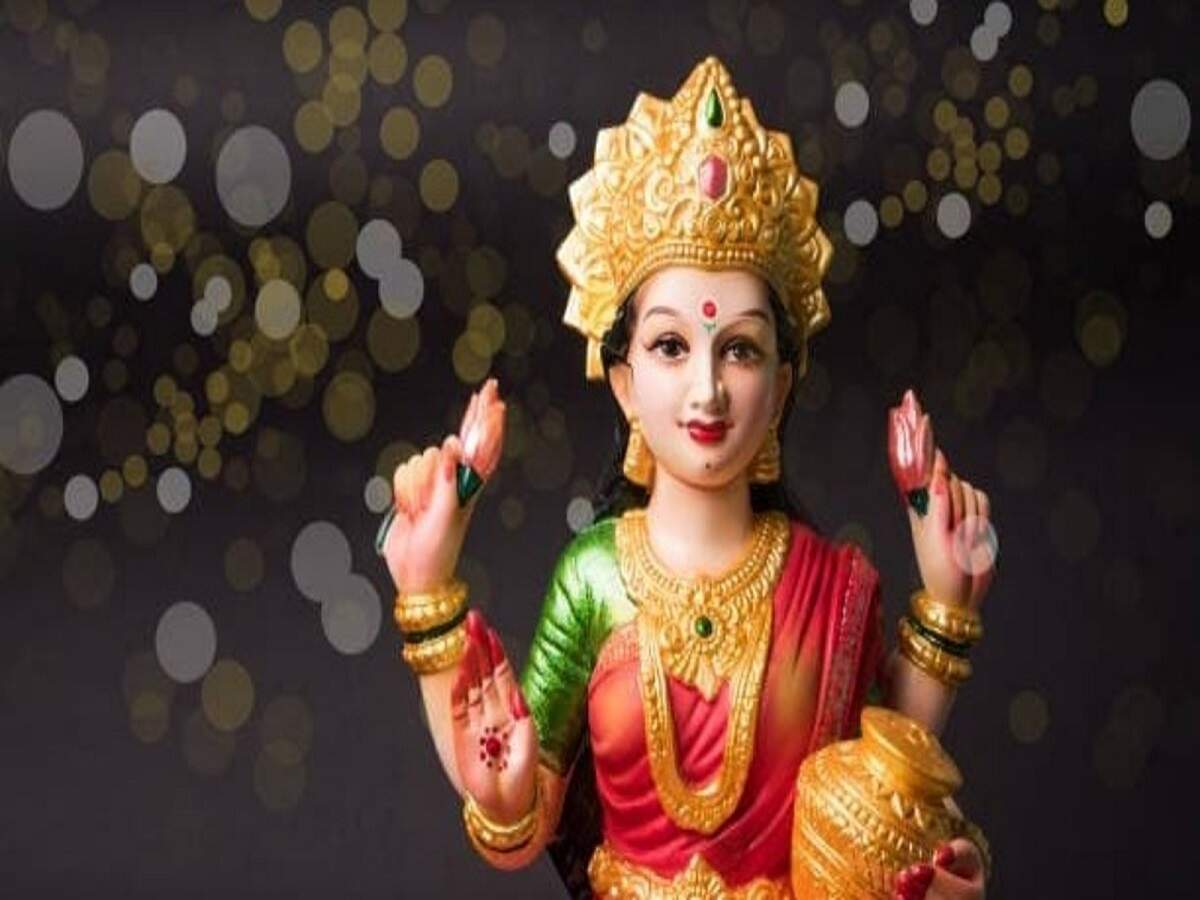Vastu Tips: Place these items at the entrance of your home to seek the blessings of Goddess Lakshmi; let’s find out the details.