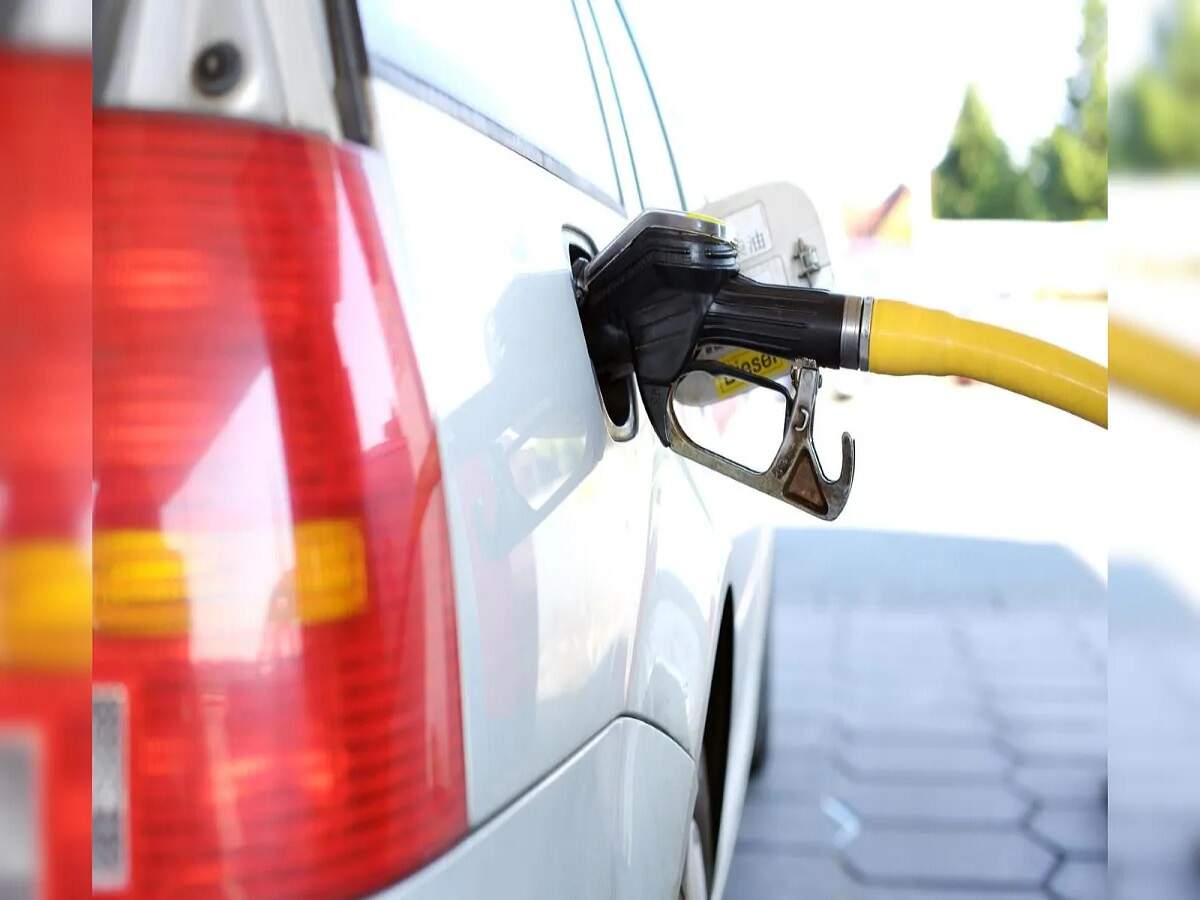 Petrol- Diesel Price:&nbsp; कच्चे तेल की कीमतों में गिरावट से क्या पेट्रोल-डीजल की कीमतों पर हुआ असर, जानिए लेटेस्ट रेट्स