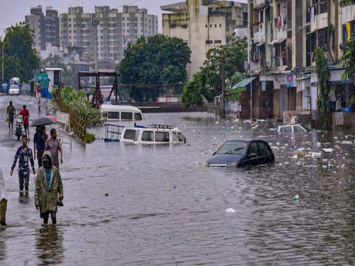 Weather Update: Heavy rain likely in several cities across the state; flood risk.