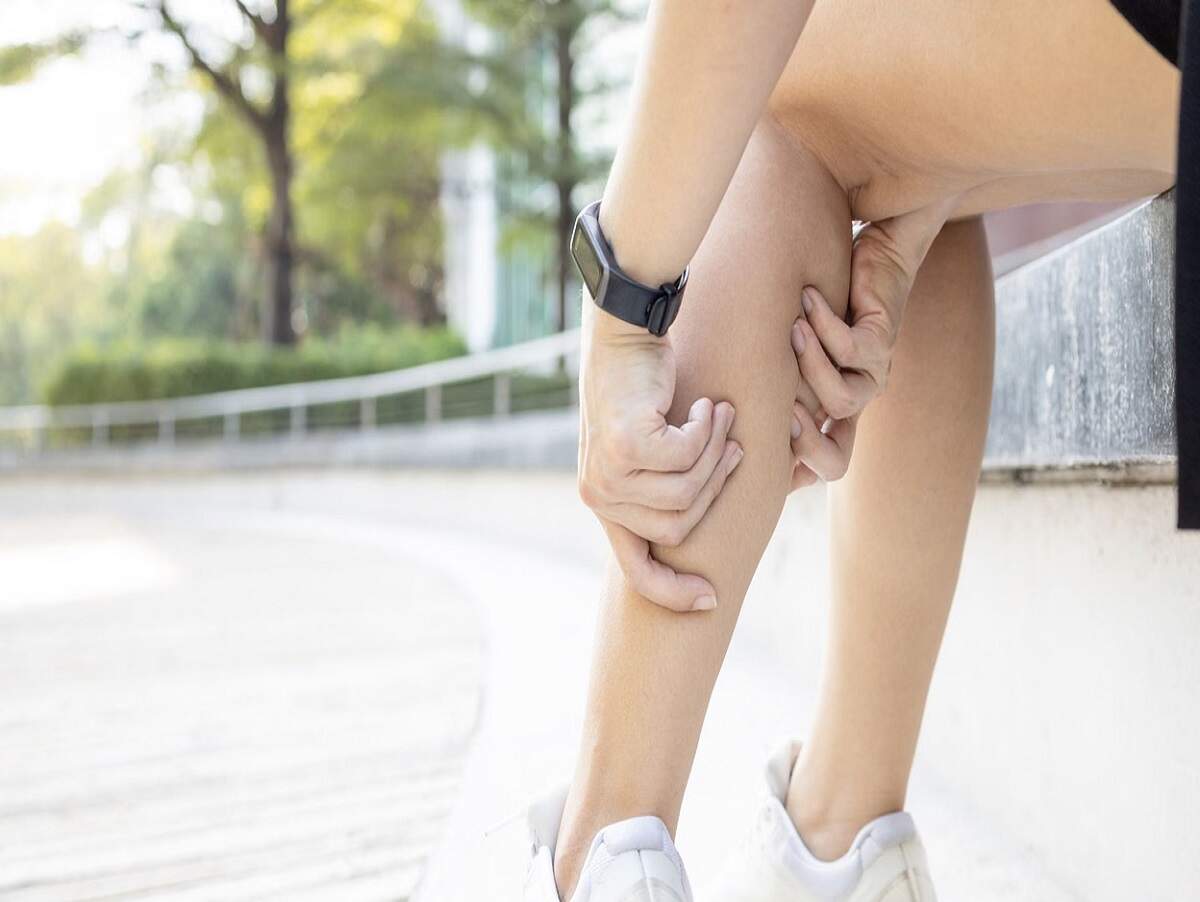 Health Tips: A deficiency of this vitamin in the body causes numbness in the legs—let’s find out the full details.