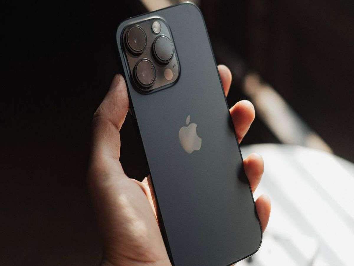 iPhone Battery Throttling: Why do older iPhones slow down? Find out how to boost their speed.