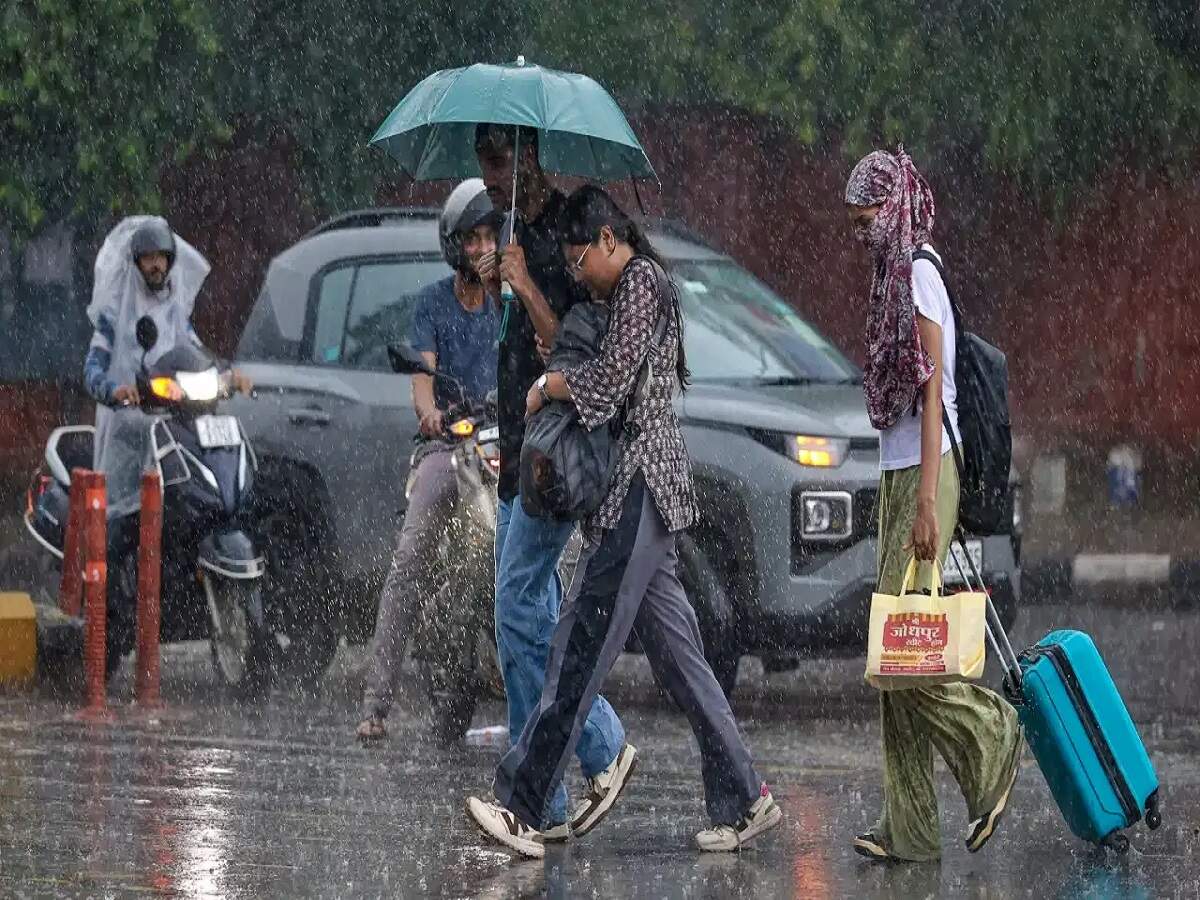Weather Update: The Meteorological Department has issued warnings for heavy rain, thunderstorms, and lightning strikes in these states; let's look at the full details.