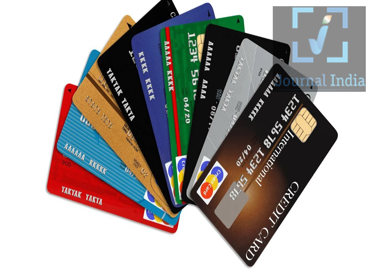 ATM Card- डैमेज ATM कार्ड बदलेगा तुरंत, ऐसे करें अप्लाई दोस्तो आज के आधुनिक युग में लोग ज्यादातर लेन देने ऑनलाइन ही करते हैं, लेकिन जीवन में जब कैश की जरूरत होती हैं तो ATM ही याद आता हैं, ऐसे में अगर कार्ड खो जाए, चोरी हो जाए या खराब हो जाए, तो परेशान होने की जरूरत नहीं है। अधिकांश बैंक ग्राहकों को घर बैठे नया ATM/Debit Card मंगाने की सुविधा देते हैं। आप Net Banking, Mobile Banking App, Customer Care या बैंक की शाखा के जरिए नया कार्ड प्राप्त कर सकते हैं। हालांकि, कार्ड खोने या चोरी होने की स्थिति में सबसे पहले पुराने कार्ड को ब्लॉक करना जरूरी है। 1. Mobile App या Net Banking से नया ATM Card कैसे मंगाएं? अगर आप इंटरनेट बैंकिंग या बैंक के मोबाइल ऐप का इस्तेमाल करते हैं, तो घर बैठे कार्ड रिप्लेसमेंट के लिए अनुरोध कर सकते हैं। इसके लिए सामान्य प्रक्रिया इस प्रकार है: बैंक की Official Mobile App या Net Banking में लॉगिन करें।  Cards, ATM, Debit Card Services या Service Request जैसे विकल्प पर जाएं।  Block & Replace Card या Request New Card का विकल्प चुनें।  कार्ड बदलने का कारण, जैसे Lost, Damaged या Expired, चुनें।  मांगी गई जानकारी की पुष्टि करें।  Replacement Card के लिए Request Submit कर दें।  अलग-अलग बैंकों में विकल्पों के नाम और प्रक्रिया थोड़ी अलग हो सकती है। इसलिए केवल बैंक की Official App या Website का ही इस्तेमाल करें। 2. नया ATM Card कितने दिन में मिलेगा? ऑनलाइन आवेदन करने के बाद बैंक आमतौर पर नया Debit Card आपके बैंक खाते में दर्ज पते पर भेजता है। कई मामलों में कार्ड 7 से 10 Working Days के भीतर डिलीवर हो सकता है, हालांकि वास्तविक समय बैंक और डिलीवरी सेवा पर निर्भर करता है। 3. बैंक शाखा जाकर भी कर सकते हैं आवेदन अगर आप Mobile Banking या Net Banking का इस्तेमाल नहीं करते हैं, तो अपनी बैंक शाखा में जाकर नया कार्ड प्राप्त करने के लिए आवेदन कर सकते हैं। इसके लिए: अपनी बैंक शाखा में जाएं।  ATM/Debit Card Replacement Form लें।  Account Number, Name, Mobile Number और अन्य आवश्यक जानकारी भरें।  जरूरत के अनुसार Passbook और पहचान पत्र की कॉपी जमा करें।  बैंक कर्मचारी द्वारा मांगे गए दस्तावेज जमा करें।  आवेदन के बाद बैंक की प्रक्रिया के अनुसार नया कार्ड प्राप्त करें।  कुछ बैंक शाखाएं तत्काल Insta Debit Card की सुविधा भी देती हैं, जबकि कुछ बैंक नया कार्ड आपके Registered Address पर भेजते हैं। 4. Customer Care से भी मंगवा सकते हैं नया कार्ड अगर आपके पास इंटरनेट की सुविधा नहीं है और बैंक जाना संभव नहीं है, तो बैंक के Official Customer Care Number पर संपर्क कर सकते हैं। कस्टमर केयर अधिकारी को बताएं कि आपका ATM/Debit Card खराब हो गया है या आपको नया कार्ड चाहिए। पहचान और सुरक्षा सत्यापन पूरा होने के बाद बैंक पुराने कार्ड को ब्लॉक करके नए कार्ड के लिए Request दर्ज कर सकता है। ध्यान रखें: Customer Care Number हमेशा बैंक की Official Website, Passbook या Official App से ही प्राप्त करें। 5. नया ATM Card बनवाने पर कितना चार्ज लगेगा? Replacement Debit Card के लिए बैंक शुल्क ले सकते हैं। कई मामलों में यह शुल्क लगभग ₹150 से ₹300 + GST तक हो सकता है। वास्तविक शुल्क बैंक, कार्ड के प्रकार और Replacement के कारण पर निर्भर करता है। यह राशि आमतौर पर आपके बैंक खाते से सीधे काट ली जाती है। 6. पुराने खराब कार्ड को ऐसे न फेंकें अगर आपका पुराना कार्ड खराब हो गया है, तो उसे सीधे कूड़ेदान में न डालें। सुरक्षा के लिए कार्ड को कैंची से कई टुकड़ों में काट दें और खास तौर पर: Chip को नष्ट करें  Magnetic Stripe को काटें  Card Number और अन्य संवेदनशील जानकारी को भी इस तरह नष्ट करें कि उसका दुरुपयोग न हो सके।
