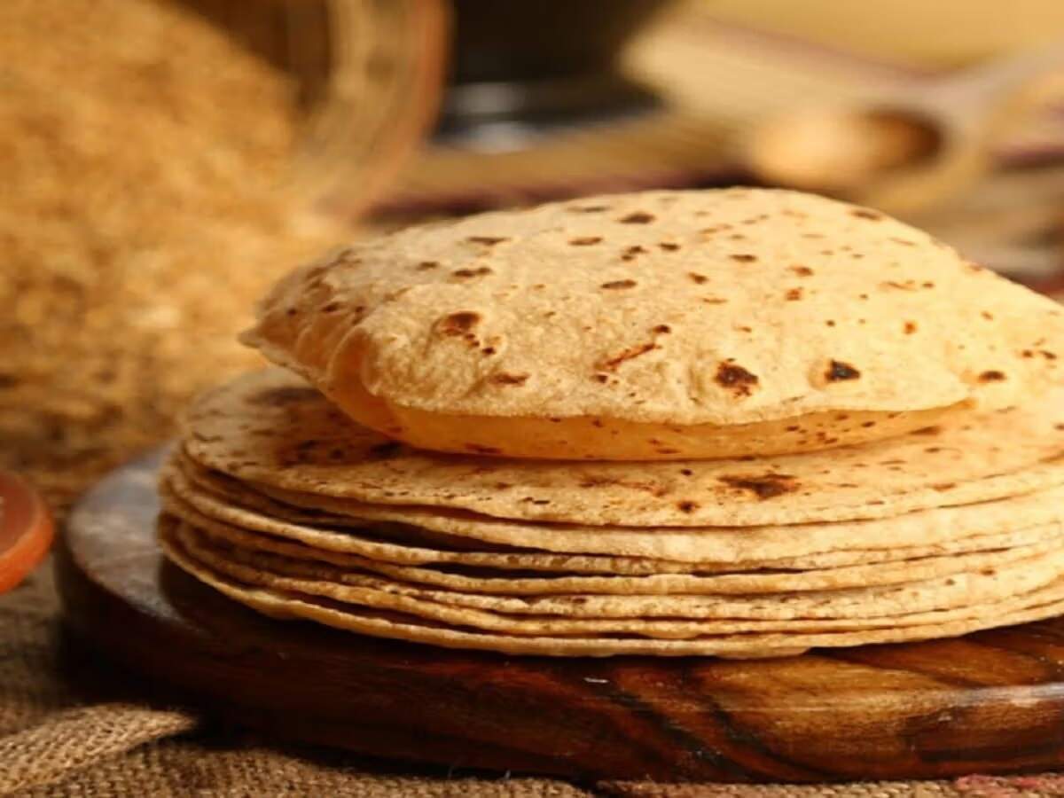 Vastu Tips: This method of making rotis can displease Goddess Lakshmi; find out more about it.
