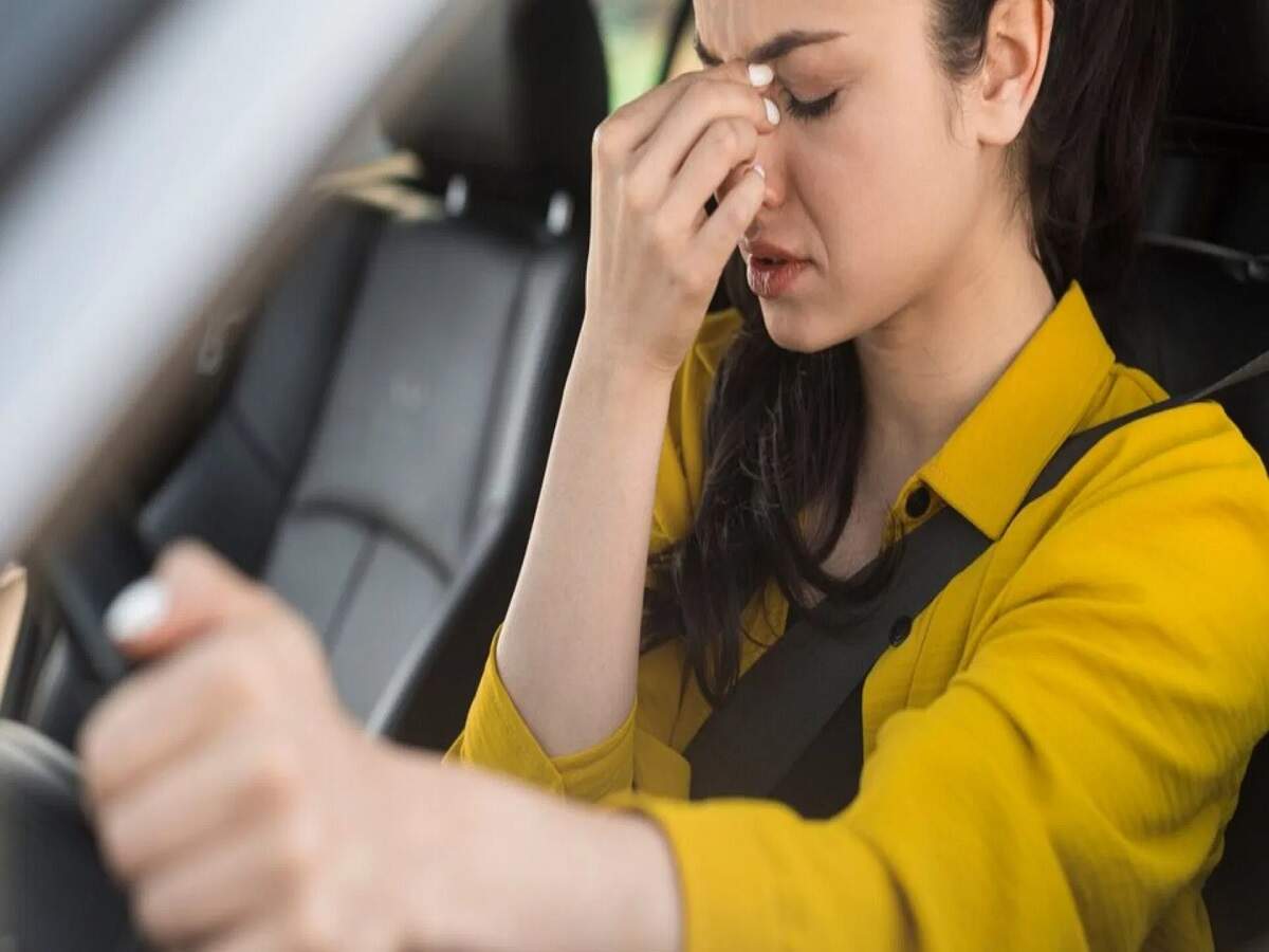 Motion Sickness – Do you also suffer from motion sickness while traveling? Try this secret iPhone setting to get relief.