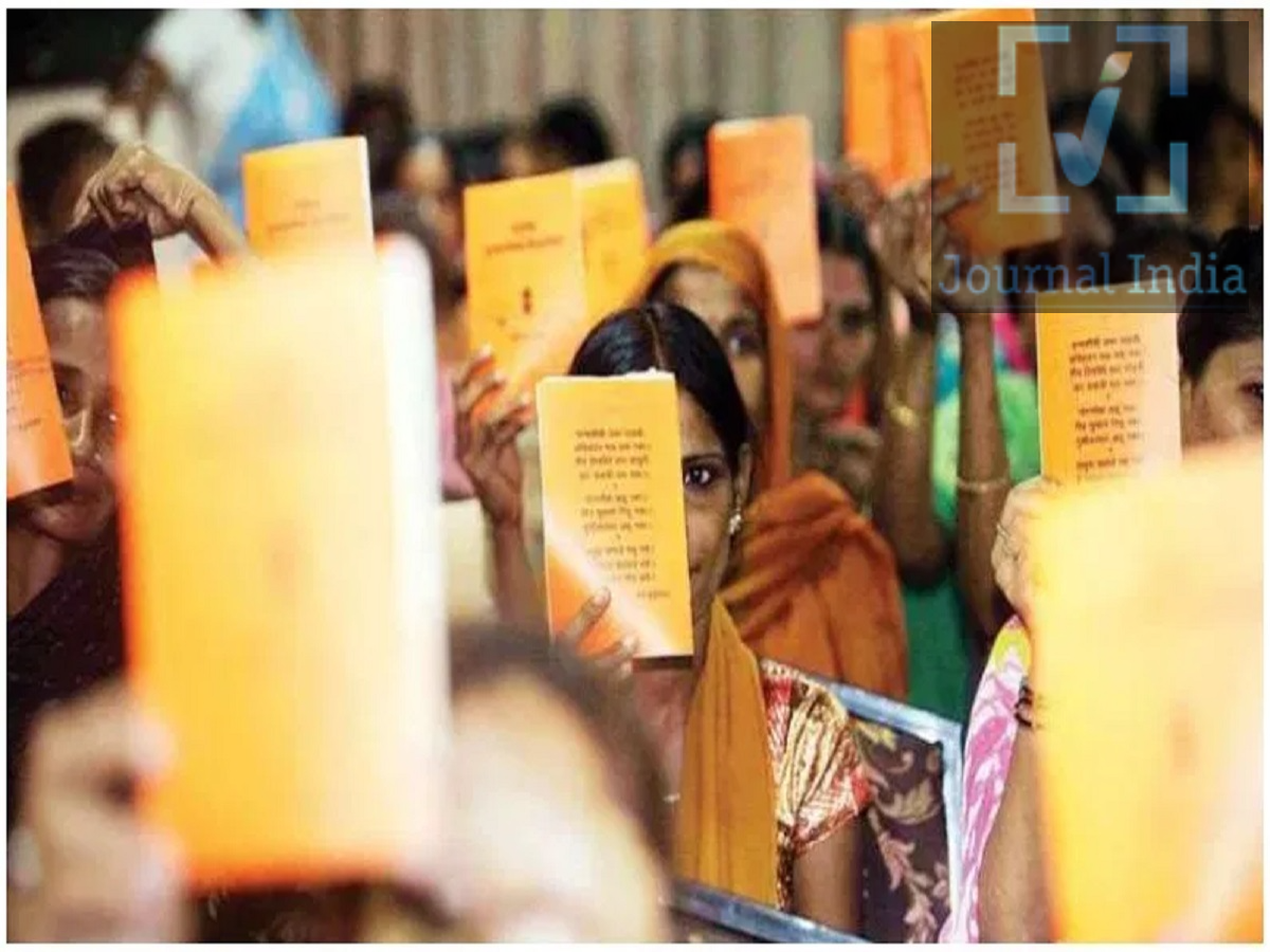 Ration Card- क्या राशन कार्ड बनवाने जा रहे हैं, तो ये डॉक्यूमेंट हैं बेहद जरूरी दोस्तो अगर आप अपने लिए नया राशन कार्ड बनवाने जा रहे हैं, तो आपको पता होना चाहिए कि आपको किन दस्तावेजों की जरूरत होगी, केवल आधार कार्ड या पते का प्रमाण जमा करने से राशन कार्ड जारी नहीं होगा। आवेदन के दौरान कई जरूरी दस्तावेज और जानकारी देनी होगी, आइए जानते हैं इनके बारे में राशन कार्ड के लिए जरूरी 6 दस्तावेज आधार कार्ड &ndash; आवेदक और परिवार के सदस्यों का आधार विवरण। निवास प्रमाण पत्र &ndash; वर्तमान पते की पुष्टि के लिए। आय प्रमाण पत्र &ndash; परिवार की आय से संबंधित जानकारी के लिए। जन्म प्रमाण पत्र &ndash; परिवार के सदस्यों की जन्म संबंधी जानकारी के लिए। घर की फोटो &ndash; आवेदन में आवास की तस्वीर भी मांगी जा सकती है। बैंक खाते की जानकारी &ndash; आवेदक के बैंक खाते से संबंधित विवरण। इसके अलावा, आवेदन के दौरान परिवार के मुखिया या आवेदक की फोटो और मोबाइल नंबर भी दर्ज करना पड़ सकता है। मोबाइल नंबर पर OTP भेजकर सत्यापन किया जा सकता है। केवल आधार कार्ड से नहीं बनेगा राशन कार्ड अब सिर्फ आधार कार्ड अपलोड करके आवेदन पूरा नहीं माना जाएगा। आवेदक को निवास, आय और परिवार के सदस्यों से जुड़े आवश्यक दस्तावेज भी उपलब्ध कराने होंगे। परिवार के प्रत्येक सदस्य की जानकारी सही-सही भरना जरूरी है, ताकि सत्यापन के दौरान किसी तरह की परेशानी न हो। ऑनलाइन राशन कार्ड के लिए ऐसे करें आवेदन सबसे पहले संबंधित e-District पोर्टल पर जाएं। नए राशन कार्ड के लिए रजिस्ट्रेशन करें और लॉगिन करें। New Ration Card Application का विकल्प चुनें। परिवार के मुखिया, पता, आय और बैंक खाते से जुड़ी जानकारी भरें। परिवार के अन्य सदस्यों के नाम और आधार नंबर दर्ज करें। मांगे गए सभी दस्तावेजों की स्कैन कॉपी अपलोड करें। आवेदक की फोटो और घर की फोटो भी अपलोड करें, यदि पोर्टल पर मांगी गई हो। आवश्यक आवेदन शुल्क जमा करें। फॉर्म को अंतिम रूप से सबमिट करें। आवेदन की रसीद या एप्लीकेशन नंबर डाउनलोड करके सुरक्षित रखें।