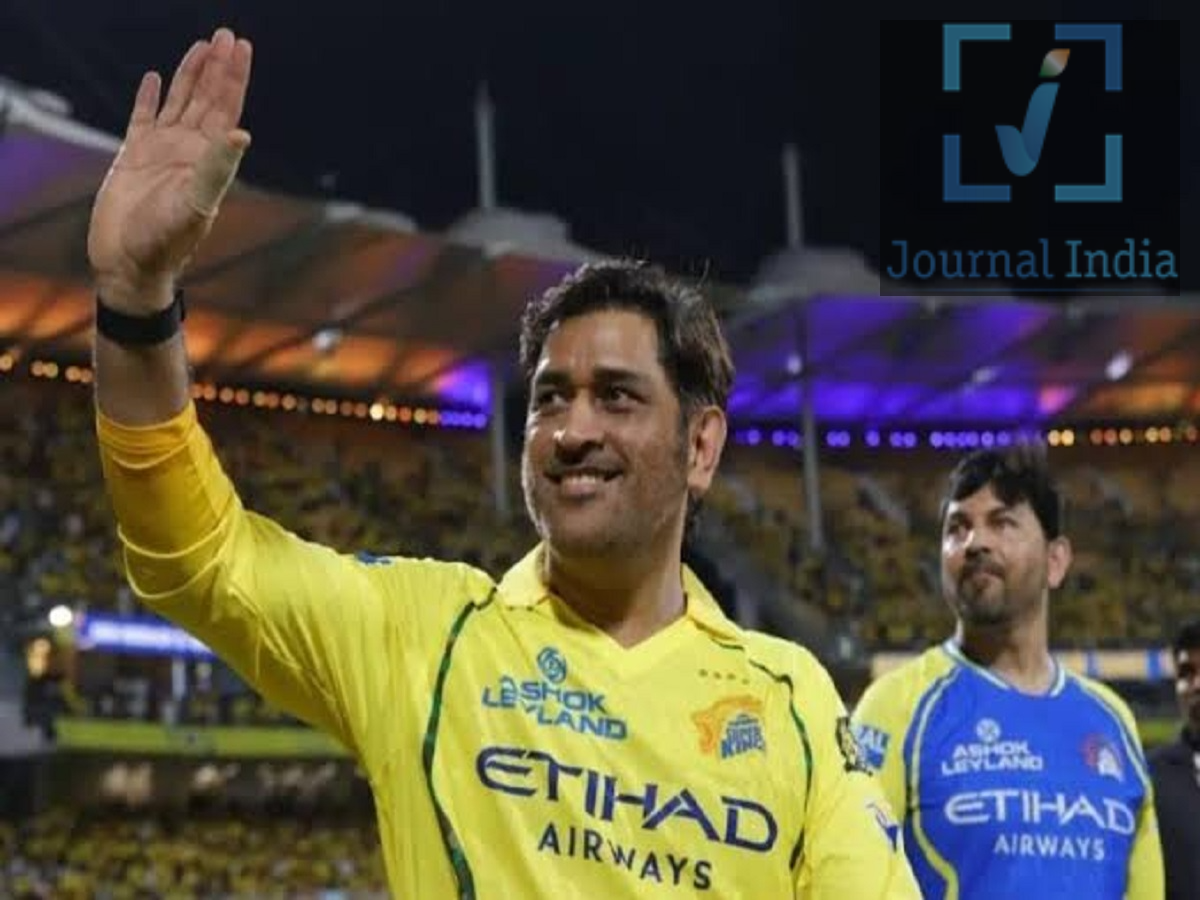 IPL 2027- धोनी IPL 2027 में बन सकते हैं CSK के मेंटॉर, कोच की अभी भी हैं तलाश दोस्तो दुनिया कि सबसे बड़ी प्रोफेशनल क्रिकेट लीग इंडियन प्रीमियर लीग हैं, लेकिन आईपीएल 2027 में महेंद्र सिंह धोनी के भविष्य को लेकर अभी भी तस्वीर पूरी तरह साफ नहीं है। चेन्नई सुपर किंग्स (CSK) के CEO कासी विश्वनाथन ने धोनी के खेलने की संभावनाओं को पूरी तरह खारिज नहीं किया है। अगले सीजन में धोनी के खिलाड़ी के तौर पर मैदान पर उतरने की संभावना कम मानी जा रही है। धोनी ने अभी खेलने से इनकार नहीं किया धोनी का चेन्नई सुपर किंग्स के साथ रिश्ता आईपीएल के पहले सीजन यानी 2008 से चला आ रहा है। अब सबसे बड़ा सवाल यही है कि 45 वर्षीय धोनी आईपीएल 2027 में CSK के लिए खिलाड़ी के रूप में नजर आएंगे या नहीं। CSK CEO कासी विश्वनाथन के मुताबिक, धोनी ने अभी तक आगामी सीजन में खेलने से खुद को अलग नहीं किया है। फ्रेंचाइजी पहले भी स्पष्ट कर चुकी है कि धोनी के भविष्य का अंतिम फैसला खुद धोनी ही करेंगे। हालांकि, सूत्रों का मानना है कि अगले सीजन में उनका खिलाड़ी के रूप में खेलना मुश्किल हो सकता है। CSK की कोशिश है कि धोनी किसी न किसी रूप में टीम से जुड़े रहें। घुटने की समस्या बन सकती है बड़ी चुनौती धोनी के भविष्य को लेकर सबसे बड़ी चिंता उनकी फिटनेस और घुटने की समस्या है। बढ़ती उम्र के साथ पूरे आईपीएल सीजन के लिए खुद को तैयार रखना उनके लिए पहले की तुलना में अधिक चुनौतीपूर्ण हो गया है। आईपीएल 2026 में धोनी ने CSK की ओर से एक भी मुकाबला नहीं खेला था। इसके बावजूद वह पूरे सीजन टीम के साथ जुड़े रहे और डगआउट से खिलाड़ियों का मार्गदर्शन करते दिखाई दिए। उनका ऑफ-फील्ड अनुभव टीम के लिए काफी महत्वपूर्ण माना गया।   CSK के मेंटर बन सकते हैं धोनी अगर धोनी खिलाड़ी के रूप में आईपीएल 2027 से बाहर रहते हैं, तो CSK उन्हें मेंटर की जिम्मेदारी दे सकती है। धोनी पहले से ही टीम की रणनीति बनाने और युवा खिलाड़ियों को तैयार करने में अहम भूमिका निभाते रहे हैं। आईपीएल 2026 में मैदान पर नहीं उतरने के बावजूद उनका टीम के साथ रहना और खिलाड़ियों का मार्गदर्शन करना फ्रेंचाइजी के लिए काफी महत्वपूर्ण रहा। ऐसे में CSK भविष्य की टीम तैयार करने के लिए धोनी के अनुभव का इस्तेमाल मेंटर के रूप में कर सकती है। हालांकि, अभी तक फ्रेंचाइजी की ओर से धोनी को आधिकारिक तौर पर मेंटर बनाए जाने की घोषणा नहीं हुई है।
