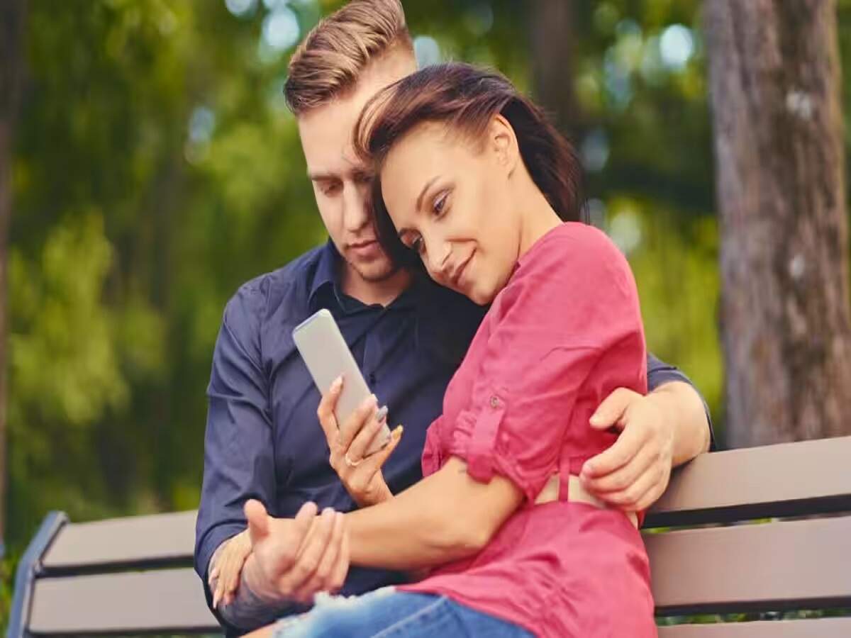 Relationship Tips: Don't ignore these behaviors if you notice them in your partner during the dating phase.