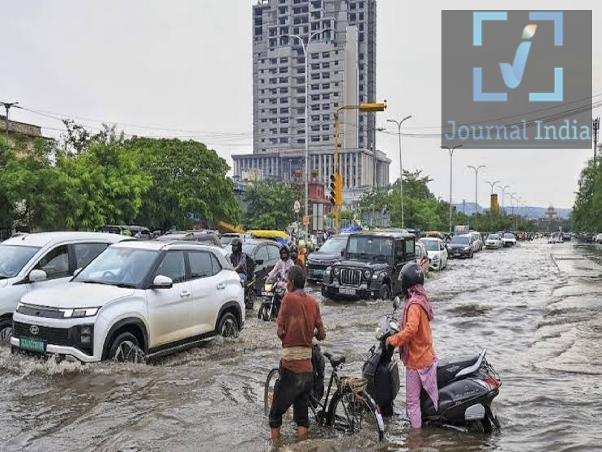Weather Update- कोटा और भरतपूर हो सकती हैं हल्की बारिश, जानिए आपके शहर में कैसा रहेगा मौसम दोस्तो प्रदेश में मौसम अपने अंतिम चरण पर हैं, कई शहरों से मानसून ने विदाई ले भी ली हैं, मौसम विभाग के अनुसार 23 सितंबर 2026 को राजस्थान में मौसम मुख्य रूप से शुष्क रहने की संभावना है। मानसून की वापसी के साथ खासकर पश्चिमी राजस्थान में दिन का तापमान बढ़ने लगा है और तेज धूप के कारण गर्मी का असर फिर महसूस होने लगा है। राजस्थान से तेजी से लौट रहा मानसून मौसम केंद्र जयपुर के अनुसार, 22 सितंबर तक मानसून बीकानेर संभाग से पूरी तरह विदा हो चुका है। इसके अलावा झुंझुनूं जिले तथा सीकर और नागौर के कुछ हिस्सों से भी मानसून पीछे हट गया है। मौसम विभाग का कहना है कि परिस्थितियां राज्य के बाकी हिस्सों से भी मानसून की पूर्ण विदाई के लिए अनुकूल हैं। अगले 2 से 3 दिनों में राजस्थान के शेष भागों से भी मानसून की वापसी हो सकती है। 23 सितंबर को कैसा रहेगा राजस्थान का मौसम? 23 सितंबर को प्रदेश के अधिकांश हिस्सों में आसमान साफ रहने और मौसम शुष्क रहने की संभावना है। बारिश की संभावना: अधिकांश जिलों में नहीं आंधी-तूफान: कोई विशेष चेतावनी नहीं पश्चिमी राजस्थान: मौसम शुष्क और धूप तेज रहने की संभावना पूर्वी राजस्थान: अगले कुछ दिनों तक मुख्यतः साफ और शुष्क मौसम तापमान: पश्चिमी जिलों में बढ़ोतरी जारी रह सकती है मौसम विभाग ने 23 सितंबर के लिए किसी भी जिले में बारिश या तूफान को लेकर 'No Warning' जारी की है। पश्चिमी राजस्थान में बढ़ेगी गर्मी मानसून की विदाई के साथ पश्चिमी राजस्थान में धूप तेज होने लगी है। जोधपुर और बीकानेर संभाग के कई जिलों में दिन का तापमान 36 से 40 डिग्री सेल्सियस के बीच पहुंच रहा है। जैसलमेर लगातार दूसरे दिन राज्य के सबसे गर्म स्थानों में रहा। यहां अधिकतम तापमान 40.5 डिग्री सेल्सियस दर्ज किया गया, जो सामान्य से अधिक है। वहीं बाड़मेर में अधिकतम तापमान 39.5 डिग्री सेल्सियस दर्ज हुआ। रात के तापमान में हल्की ठंडक दिन में गर्मी बढ़ने के बावजूद राजस्थान के कुछ इलाकों में रात के समय हल्की ठंडक महसूस होने लगी है। माउंट आबू में न्यूनतम तापमान 18.7 डिग्री सेल्सियस दर्ज किया गया। इससे संकेत मिल रहे हैं कि मानसून की विदाई के बाद राज्य में धीरे-धीरे दिन और रात के तापमान में अंतर बढ़ सकता है। अगले कुछ दिनों तक बारिश के आसार कम पूर्वी राजस्थान में भी अगले 3 से 4 दिनों तक मौसम मुख्य रूप से शुष्क रहने का अनुमान है। हालांकि स्थानीय मौसमी परिस्थितियों के कारण 26 सितंबर के आसपास कोटा और भरतपुर संभाग के कुछ स्थानों पर हल्की बारिश की संभावना से पूरी तरह इनकार नहीं किया गया है। वहीं पश्चिमी राजस्थान में अगले 6 से 7 दिनों तक अधिकांश क्षेत्रों में मौसम शुष्क रहने की संभावना है। पिछले 24 घंटे में कहां हुई बारिश? पिछले 24 घंटों के दौरान राजस्थान के ज्यादातर हिस्सों में मौसम शुष्क रहा। पूर्वी राजस्थान के कुछ चुनिंदा जिलों में हल्की बारिश दर्ज की गई। सलूंबर उदयपुर बांसवाड़ा झालावाड़ इनमें सलूंबर में सर्वाधिक 10 मिमी बारिश दर्ज की गई। राज्य के अन्य कई हिस्सों में बादल दिखाई दिए, लेकिन बारिश नहीं हुई।