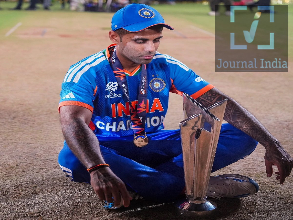 Sports News- भारतीय बल्लेबाज जिन्होनें जीते हैं सबसे ज्यादा बार T-20 में POTM, आइए जानें दोस्तो भारतीय टी-20 इतिहास में कई रिकॉर्ड हैं, जिसमें कई व्यक्तिगत प्रदर्शन देखने को मिले हैं, और सूर्यकुमार यादव इस फॉर्मेट में सबसे बड़े मैच-विनर में से एक रहे हैं। एक कैलेंडर ईयर में T20I में सबसे ज़्यादा 'प्लेयर ऑफ़ द मैच' (POTM) अवॉर्ड जीतने वाले भारतीय खिलाड़ियों की लिस्ट में सबसे ऊपर पहुँचाया हैं, आइए जानते हैं किस खिलाड़ी ने जीते हैं सबसे ज्यादा बार प्लेयर ऑफ टूर्नामेंट मैच अवार्ड-  सूर्यकुमार यादव &ndash; 2022 में 7 अवॉर्ड एक साल में T20I में किसी भारतीय द्वारा सबसे ज़्यादा 'प्लेयर ऑफ़ द मैच' अवॉर्ड जीतने का रिकॉर्ड सूर्यकुमार यादव के नाम है। POTM अवॉर्ड: 7 खेले गए T20I मैच: 31 साल: 2022 लगातार रन बनाने और मैच जिताने वाले प्रदर्शन ने उन्हें इस लिस्ट में सबसे आगे रहने में मदद की। विराट कोहली &ndash; 2016 में 6 अवॉर्ड विराट कोहली के लिए 2016 का साल T20I क्रिकेट में शानदार रहा और वे सूर्यकुमार यादव के रिकॉर्ड के करीब पहुँच गए थे।  POTM अवॉर्ड: 6 खेले गए T20I मैच: 15 साल: 2016 कोहली की बेहतरीन बल्लेबाज़ी ने उन्हें उस साल T20I में भारत के सबसे असरदार खिलाड़ियों में से एक बना दिया। सूर्यकुमार यादव &ndash; 2018 में 5 अवॉर्ड सूर्यकुमार यादव एक और शानदार रिकॉर्ड के साथ इस लिस्ट में फिर से शामिल हैं। POTM अवॉर्ड: 5 खेले गए T20I मैच: 18 साल: 2018 उनका बार-बार इस लिस्ट में आना यह दिखाता है कि वे सबसे छोटे फॉर्मेट में लगातार असरदार प्रदर्शन करने की काबिलियत रखते हैं। ईशान किशन लिस्ट में शामिल ईशान किशन भी इस साल इस खास लिस्ट में शामिल हो गए हैं। उनके हालिया प्रदर्शन ने उन्हें T20I में कई 'प्लेयर ऑफ़ द मैच' अवॉर्ड दिलाने में मदद की है, जिससे वे एक कैलेंडर ईयर में भारत के अहम मैच-विनर खिलाड़ियों में से एक बन गए हैं। 
