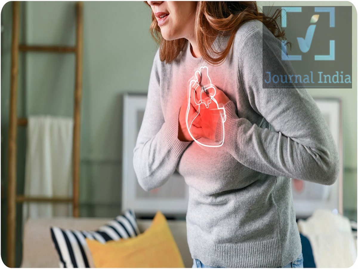 Health Tips- सीने में बिना दर्द के भी आ सकता हैं हार्ट अटैक, नजरअंदाज न करें ये लक्षण दोस्तो अगर हम बात करें हाल ही के सालों की तो हार्ट अटैक के मामले दिन प्रतिदिन बढ़ते ही जा रहे हैं, जो एक परेशानी का सबब हैं, ऐसा माना जाता हैं कि हाट अटैक आने से सीने में तेज दर्द होता हैं, लेकिन क्या आपको पता हैं हमेशा ऐसा नहीं होता हैं, कुछ लोगों में, खासकर महिलाओं, बुजुर्गों और डायबिटीज के मरीज़ों में, हार्ट अटैक बिना सीने में दर्द जैसे आम लक्षणों के भी हो सकता है। आइए जानते हैं कौनसे लक्षणों को नजरअंदाज नहीं करना चाहिए-  क्या बिना सीने में दर्द के हार्ट अटैक हो सकता है? हार्ट अटैक बिना सीने में दर्द के भी हो सकता है। ये "साइलेंट" हार्ट अटैक अक्सर ज़्यादा खतरनाक होते हैं क्योंकि कई लोग इनके लक्षणों को पहचान नहीं पाते और मेडिकल मदद लेने में देरी कर देते हैं। साइलेंट हार्ट अटैक का खतरा किसे ज़्यादा होता है?  महिलाएँ बुजुर्ग लोग डायबिटीज वाले लोग दिल से जुड़ी पहले से मौजूद बीमारियों वाले मरीज़ इन लोगों में ऐसे लक्षण दिख सकते हैं जो सीने में होने वाले आम तेज़ दर्द से अलग होते हैं। साइलेंट हार्ट अटैक के लक्षण जिन्हें कभी नज़रअंदाज़ नहीं करना चाहिए भले ही आपको सीने में दर्द न हो, लेकिन अगर आपको इनमें से कोई भी लक्षण महसूस हो तो तुरंत मेडिकल मदद लें: अचानक साँस फूलना बहुत ज़्यादा या असामान्य थकान ठंडे पसीने आना चक्कर आना या बेहोशी जैसा महसूस होना जी मिचलाना या उल्टी होना बिना किसी वजह के बेचैनी या घबराहट होना जबड़े में दर्द, दबाव या भारीपन महसूस होना गर्दन में दर्द पीठ के ऊपरी हिस्से में दर्द बाएँ हाथ में दर्द या बेचैनी डॉक्टर चेतावनी देते हैं कि कई लोग इन लक्षणों को एसिडिटी, गैस, कमज़ोरी या थकान समझ लेते हैं, जिससे इलाज में देरी हो सकती है। तुरंत इलाज क्यों ज़रूरी है मेडिकल एक्सपर्ट्स इस बात पर ज़ोर देते हैं कि हार्ट अटैक के दौरान हर मिनट कीमती होता है। अचानक दिखने वाले और कई मिनट तक बने रहने वाले लक्षणों को नज़रअंदाज़ न करें। मरीज़ जितनी जल्दी अस्पताल पहुँचता है, दिल की मांसपेशियों को हमेशा के लिए खराब होने से बचाने की संभावना उतनी ही ज़्यादा होती है। सही समय पर जाँच और इलाज से बचने और ठीक होने की संभावना काफी बढ़ जाती है। बिना सीने में दर्द के भी, लगातार दिखने वाले चेतावनी संकेतों को मेडिकल इमरजेंसी माना जाना चाहिए। दिल की सेहत में डाइट की अहम भूमिका होती है डॉक्टर दिल के लिए फायदेमंद डाइट बनाए रखने के महत्व पर भी ज़ोर देते हैं। जंक फूड, तली-भुनी चीज़ों और प्रोसेस्ड स्नैक्स का सेवन कम करें। LDL (खराब कोलेस्ट्रॉल) का हाई लेवल खून की नसों के अंदर जमा हो सकता है। कोलेस्ट्रॉल जमा होने से प्लाक बन सकता है, जिससे खून का बहाव कम हो जाता है और क्लॉट (खून का थक्का) बनने का खतरा बढ़ जाता है। धमनियों का ब्लॉक होना हार्ट अटैक के मुख्य कारणों में से एक है। हार्ट अटैक का जोखिम कैसे कम करें  फल, सब्ज़ियाँ, साबुत अनाज और लीन प्रोटीन से भरपूर संतुलित आहार लें। नियमित रूप से व्यायाम करें। शरीर का वज़न सही बनाए रखें। ब्लड प्रेशर, ब्लड शुगर और कोलेस्ट्रॉल के स्तर को कंट्रोल में रखें। धूम्रपान से बचें और शराब का सेवन कम करें। नियमित रूप से हेल्थ चेक-अप करवाएँ, खासकर अगर आपको डायबिटीज़ है या परिवार में किसी को दिल की बीमारी रही है।