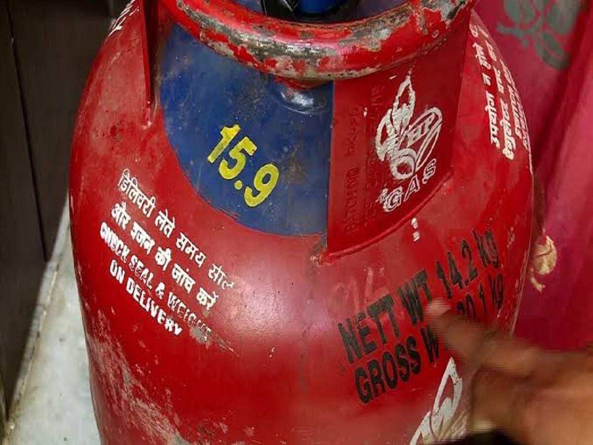 HPCL LPG Cylinder- HPCL को लगा LPG सिलेंडर पर भारी नुकसान, महंगे हो सकते हैं सिलेंडर
