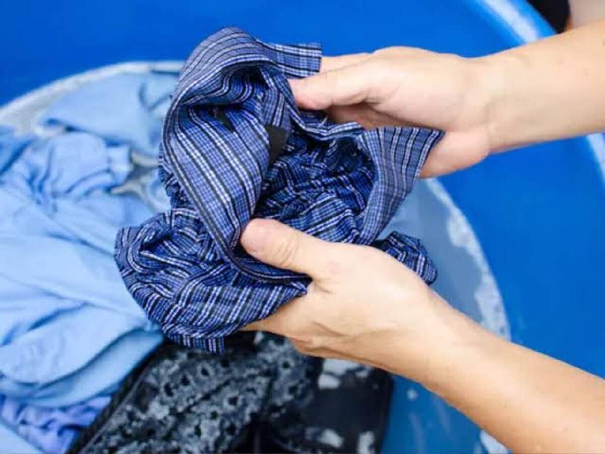 Vastu Tips: Why is washing clothes at night considered wrong? Learn the associated Vastu rules.