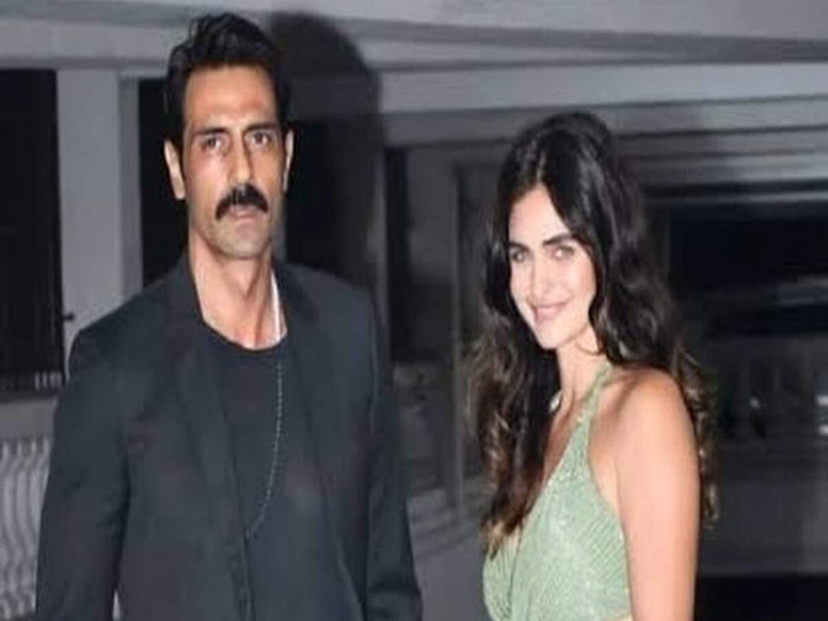 Entertainment News – Bollywood star Arjun Rampal ties the knot with girlfriend Gabriella; they had been dating for 8 years.