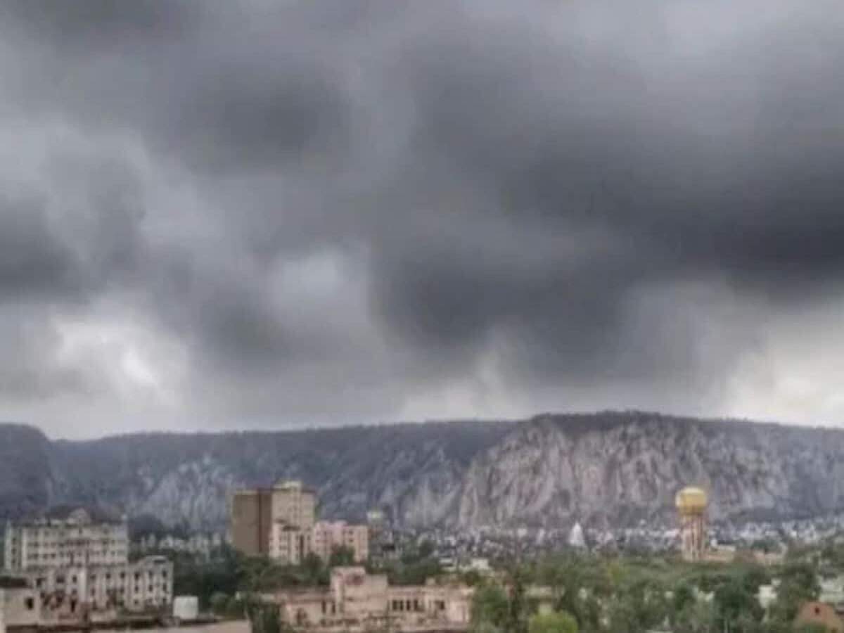Weather Update: Meteorological Department issues warning; 23 states to witness torrential rain within 14 hours.