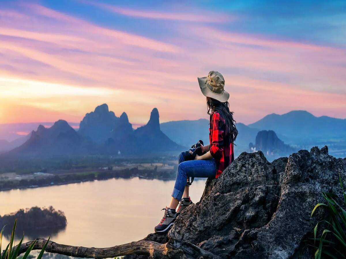 Travel Tips: If you want to travel abroad alone, these 3 countries are the best.