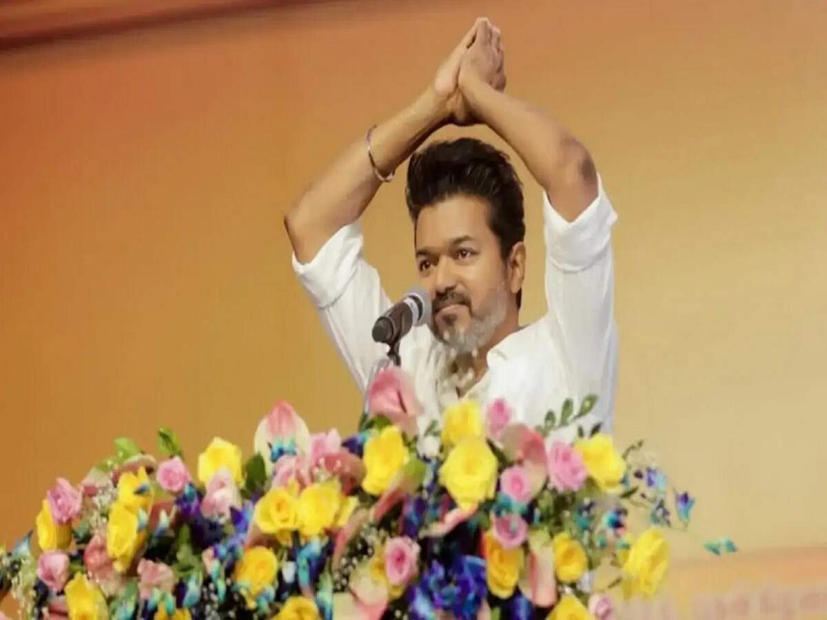 Entertainment News – Bollywood stars have earned crores by remaking these hit films of Vijay Thalapathy; let’s take a look at them.