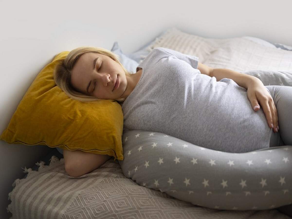 Health Tips – Which side is it beneficial to sleep on? Let’s find out the answer.