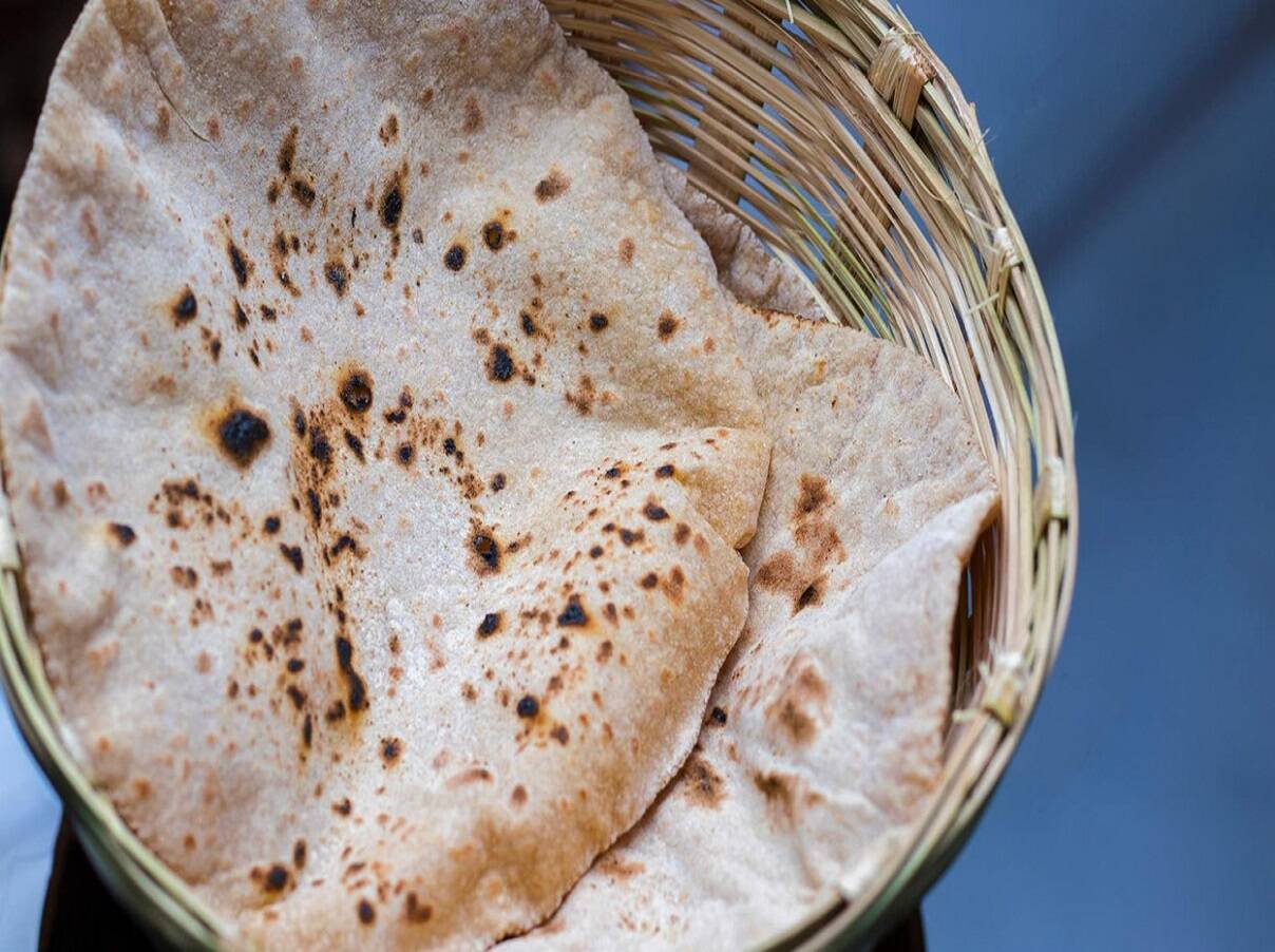 Vastu Tips: Do you also eat stale rotis? Find out what Vastu has to say about this.