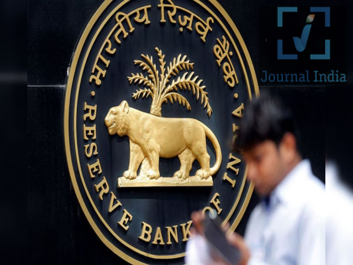 RBI Jobs 2026- RBI ने Pharmacist के पद पर निकाली भर्ती, जानिए कैसे करना हैं आवेदन दोस्तो इससे अच्छा मौका नहीं मिलेगा D.Pharm and B.Pharm  डिप्लोमा और डिग्री पास युवाओं को सरकारी नौकरी पाने का वो भी भारतीय रिज़र्व बैंक (RBI) में, क्योंकि भारतीय रिज़र्व बैंक (RBI) ने फार्मासिस्ट के रूप में काम करने के इच्छुक उम्मीदवारों के लिए भर्ती का अवसर निकाला है। बैंक मुंबई और नवी मुंबई स्थित अपनी डिस्पेंसरियों में कॉन्ट्रैक्ट (अनुबंध) के आधार पर 22 फार्मासिस्ट पदों के लिए आवेदन आमंत्रित कर रहा है। चुने गए उम्मीदवारों को ₹600 प्रति घंटे के हिसाब से भुगतान किया जाएगा, जो पांच घंटे के काम के लिए ₹3,000 तक हो सकता है। आइए जानते हैं पूरी डिटेल्स RBI फार्मासिस्ट भर्ती 2026: मुख्य बातें संस्था: भारतीय रिज़र्व बैंक (RBI)  पद का नाम: फार्मासिस्ट कुल रिक्तियां: 22 कार्य स्थल: मुंबई और नवी मुंबई वेतन/भुगतान: ₹600 प्रति घंटा नियुक्ति का प्रकार: कॉन्ट्रैक्ट (अनुबंध) आधारित आवेदन का तरीका: ऑफलाइन अंतिम तिथि: 3 नवंबर, 2026, शाम 5:00 बजे तक शैक्षिक योग्यता और पात्रता उम्मीदवारों का 10वीं कक्षा या उसके समकक्ष परीक्षा पास होना अनिवार्य है। साथ ही, उनके पास किसी मान्यता प्राप्त संस्थान से फार्मेसी में डिप्लोमा या बैचलर ऑफ फार्मेसी (B.Pharm) की डिग्री होनी चाहिए। आवेदकों का 'फार्मेसी एक्ट, 1948' के तहत महाराष्ट्र स्टेट फार्मेसी काउंसिल में पंजीकृत होना आवश्यक है। फार्मेसी के क्षेत्र में कम से कम दो साल का कार्य अनुभव होना चाहिए। सरकारी संस्थानों या सरकारी बैंकों में काम करने का अनुभव रखने वाले उम्मीदवारों को प्राथमिकता दी जा सकती है (यह आधिकारिक भर्ती अधिसूचना के अनुसार होगा)। वेतन और कॉन्ट्रैक्ट का विवरण चुने गए फार्मासिस्टों को उनके द्वारा किए गए वास्तविक घंटों के आधार पर ₹600 प्रति घंटे का भुगतान किया जाएगा। उदाहरण के लिए, तीन घंटे काम करने पर ₹1,800 और पांच घंटे काम करने पर ₹3,000 मिल सकते हैं। इस भर्ती में कोई अतिरिक्त भत्ता (अलाउंस) नहीं दिया जाएगा। यह नियुक्ति कॉन्ट्रैक्ट के आधार पर होगी, जो एक बार में अधिकतम 240 दिनों के लिए होगी। काम की आवश्यकता के अनुसार काम सौंपा जाएगा, और इस नियुक्ति से RBI में स्थायी नौकरी की कोई गारंटी नहीं मिलती है। चयन प्रक्रिया चयन प्रक्रिया में शैक्षिक योग्यता और कार्य अनुभव की जांच, साक्षात्कार, दस्तावेजों का सत्यापन और मेडिकल जांच शामिल हो सकती है। इसके अलावा, अन्य निर्धारित मानदंडों (जैसे डिस्पेंसरी से दूरी) पर भी विचार किया जा सकता है। आवेदन कैसे करें  योग्य उम्मीदवार RBI की आधिकारिक वेबसाइट पर जाएं और भर्ती अधिसूचना को ध्यान से पढ़ें। 'एनेक्स-I' (Annex-I) से निर्धारित आवेदन पत्र डाउनलोड करें, उसे सही-सही भरें, आवश्यक दस्तावेज संलग्न करें और डाक द्वारा या स्वयं जाकर जमा करें। आवेदन भेजने का पता: क्षेत्रीय निदेशक, मानव संसाधन प्रबंधन विभाग, भर्ती अनुभाग, भारतीय रिज़र्व बैंक, मुंबई क्षेत्रीय कार्यालय, शहीद भगत सिंह रोड, फोर्ट, मुंबई &ndash; 400001। लिफाफे के ऊपर स्पष्ट रूप से यह लिखा होना चाहिए: &ldquo;मुंबई में निश्चित प्रति-घंटा पारिश्रमिक के साथ, अनुबंध (contract) के आधार पर फार्मासिस्ट के पद के लिए आवेदन।&rdquo;