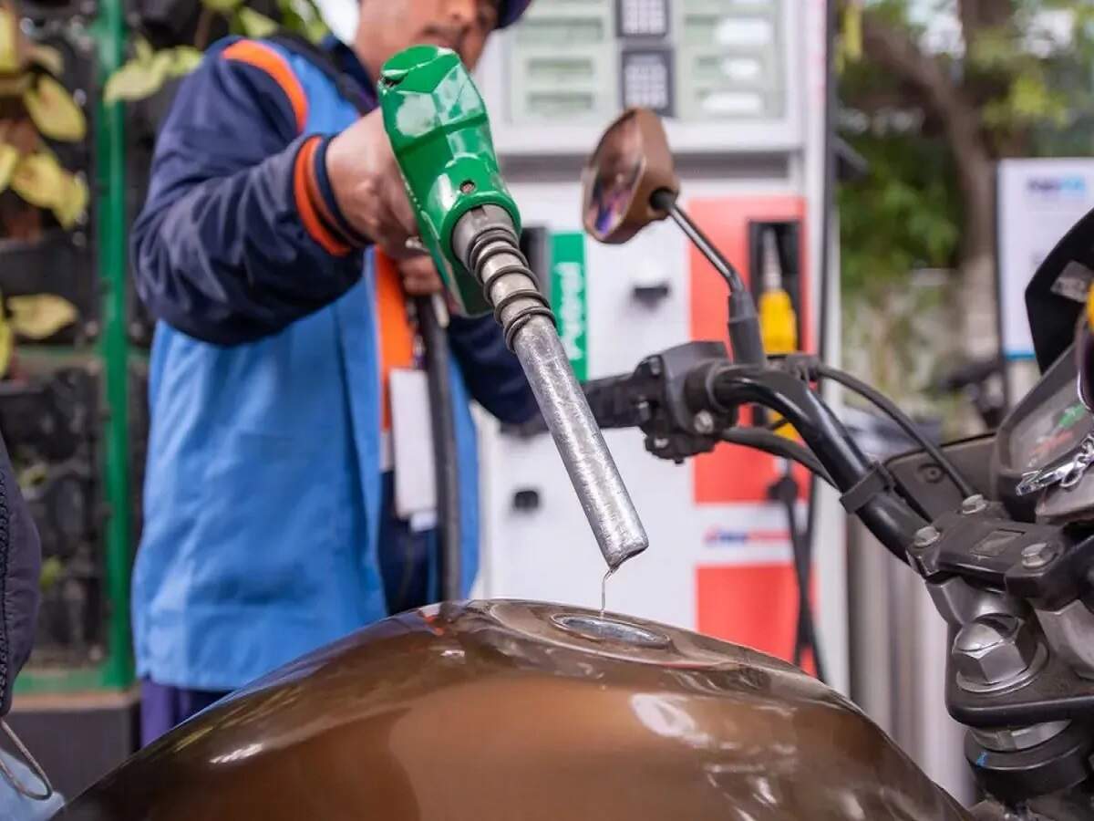 Petrol-Diesel Prices Today: Petrol and diesel prices hiked again; city faces distress.